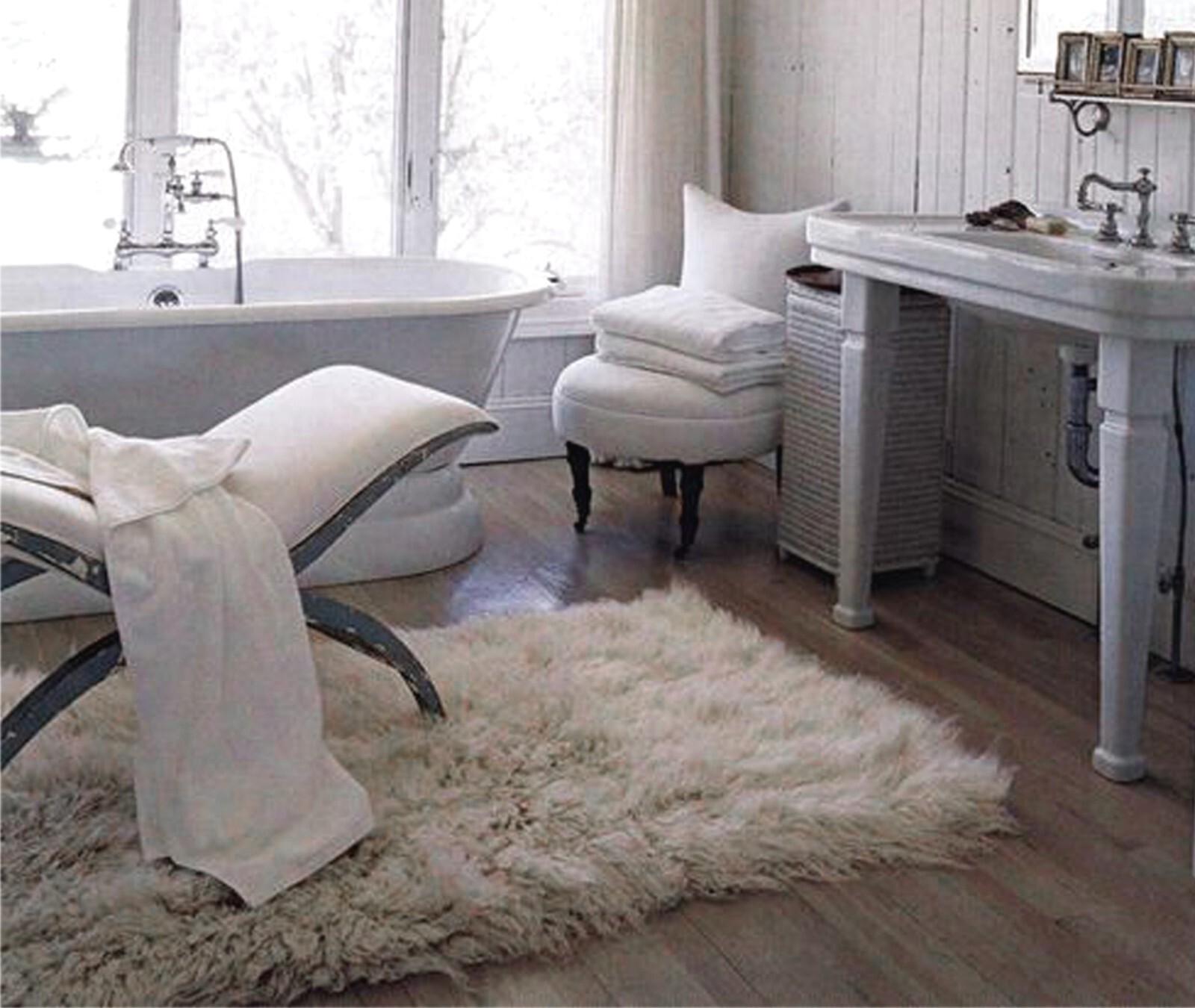 THE BEST 4×6 FLOKATI RUG MADE. LONG 4” PILE. STYLISH OFF WHITE WOOL AREA RUG