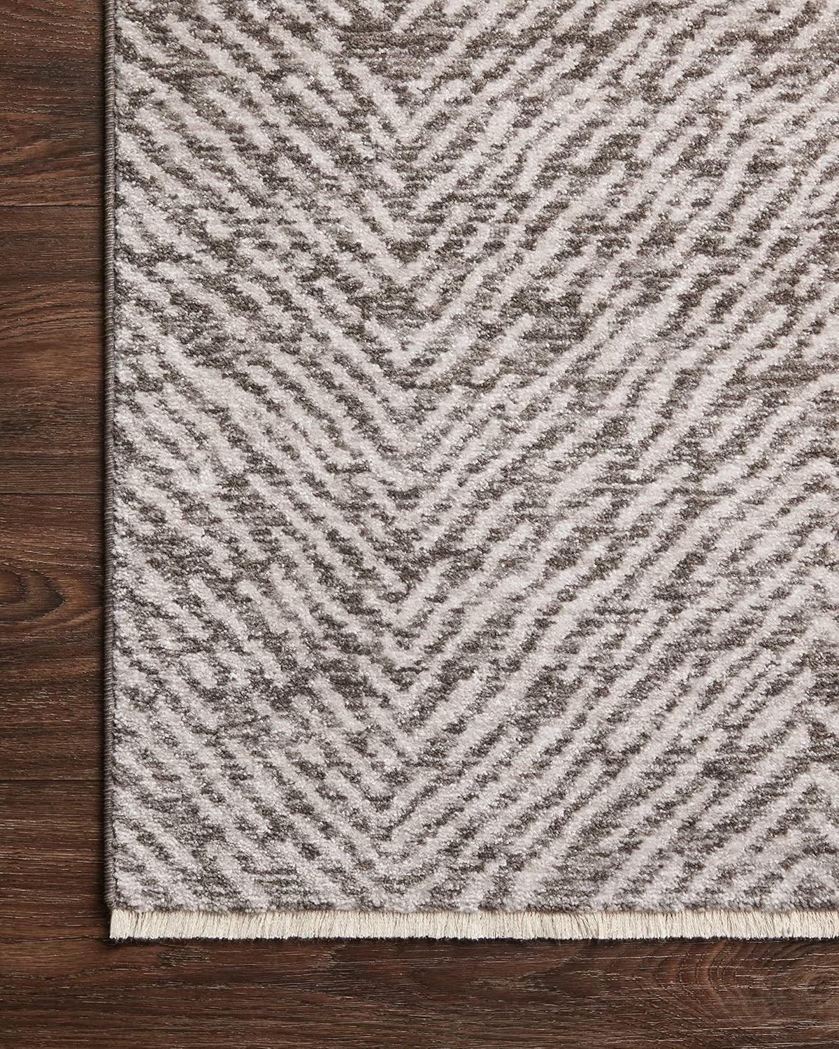 Loloi II Vance Collection VAN-10 Taupe/Brown 2′-3″ x 3′-10″ Accent Rug