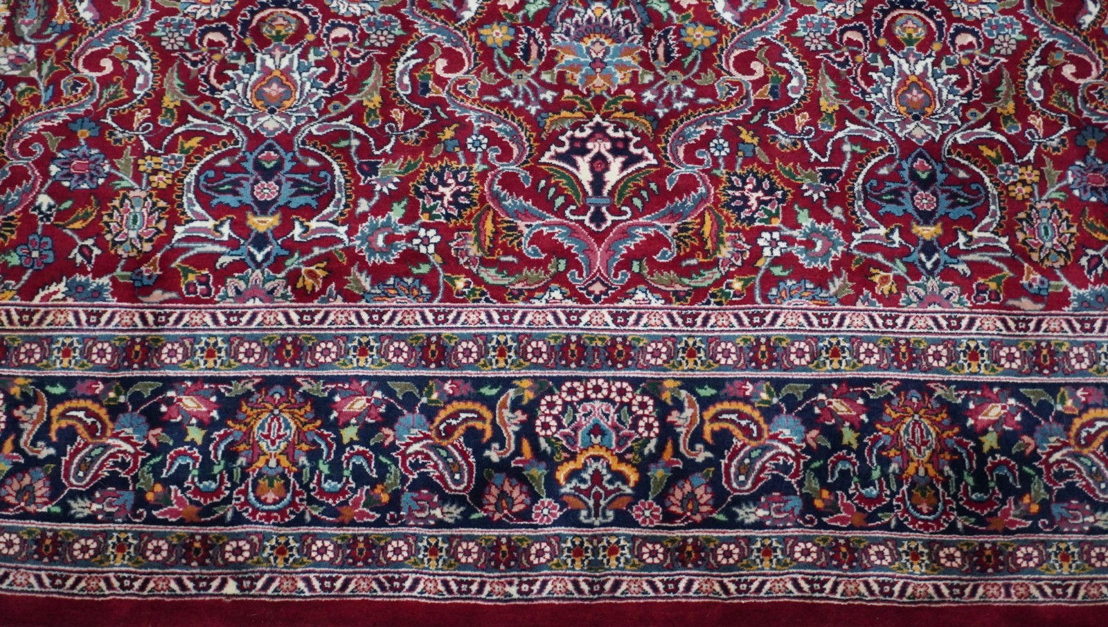 Excellent Vintage Kashann 6′ x 9’3″ Hand Knotted Wool Red Navy Blue Oriental Rug