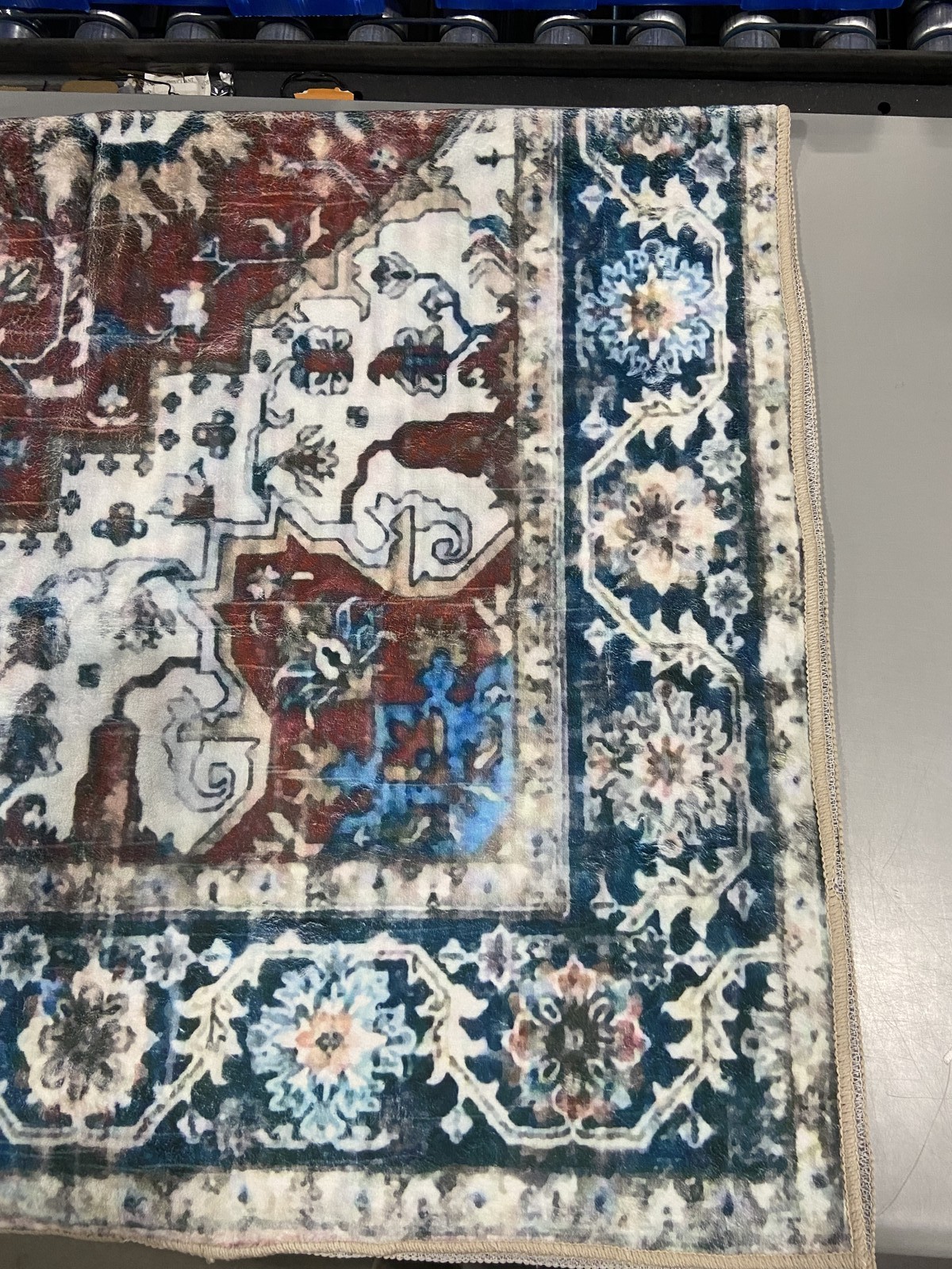 KATHY IRELAND HOME FANNEL PRINTED AREA RUG 5FT BY 7FT – BLUE/WHITE/RED