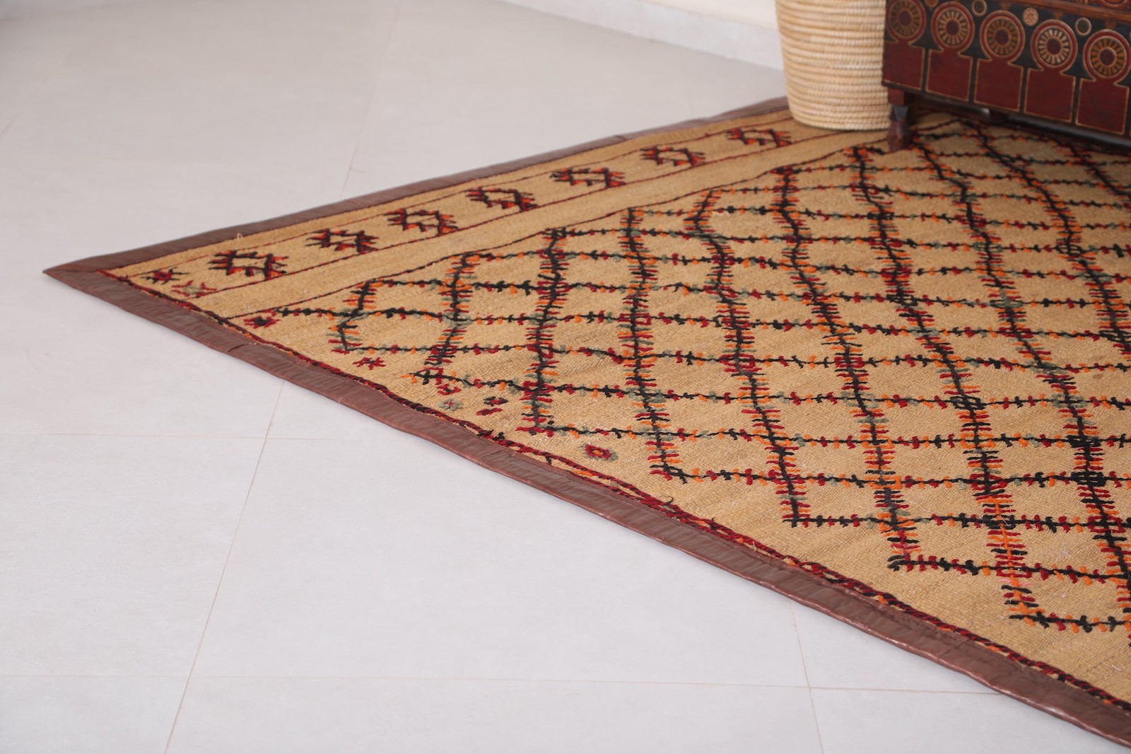Moroccan Hassira Rug – 5.9 x 8.9 Feet | Geometric Diamond Pattern