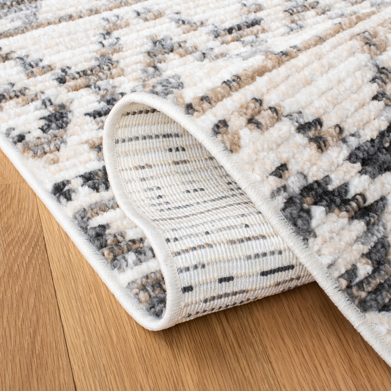 SAFAVIEH Sedona Collection SED883C Ivory / Dark Grey Rug