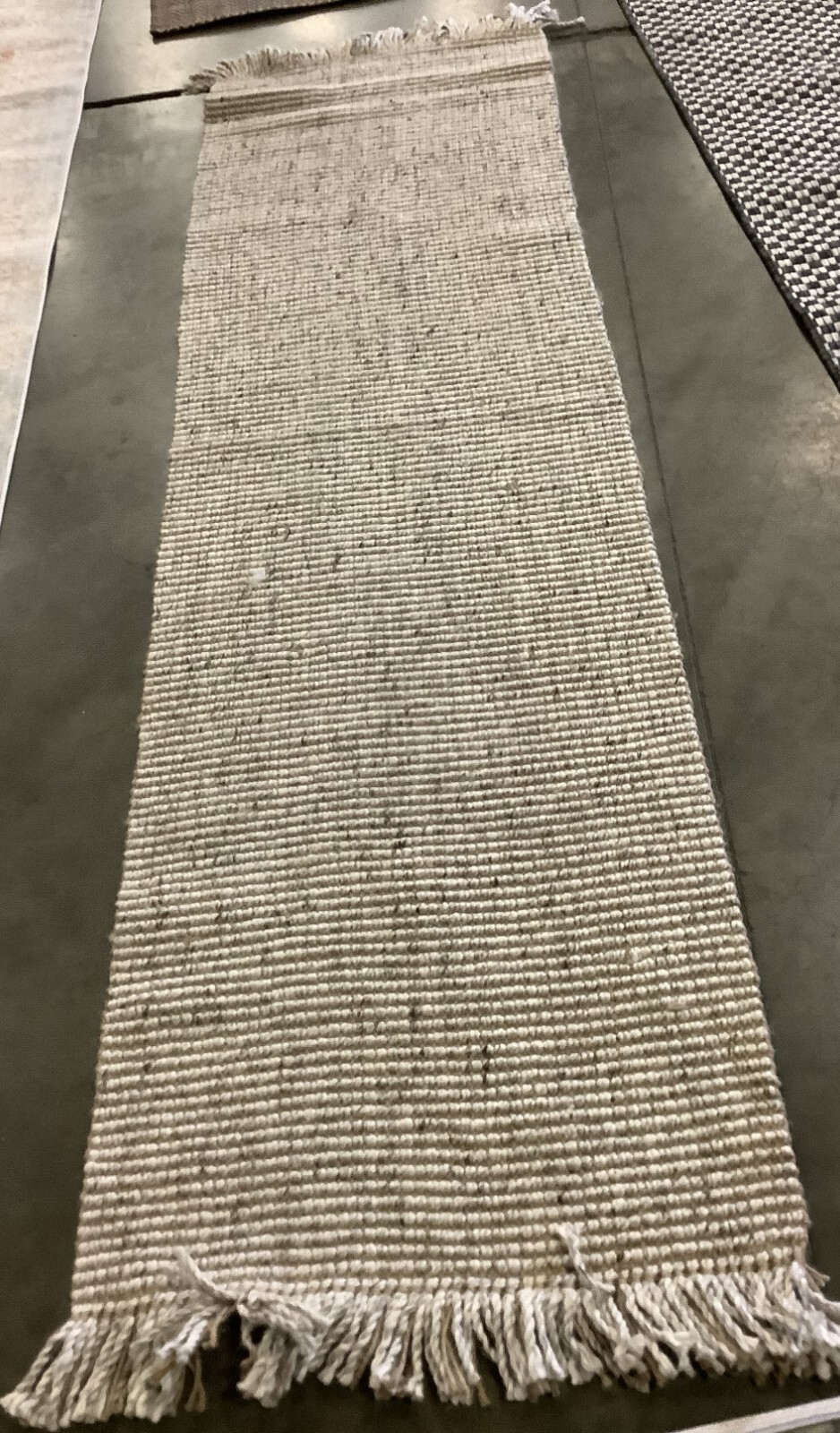SILVER / NATURAL 2′-3″ x 8′-0″ Flaw in Rug, Reduced Price 1172675617 NF826G-28