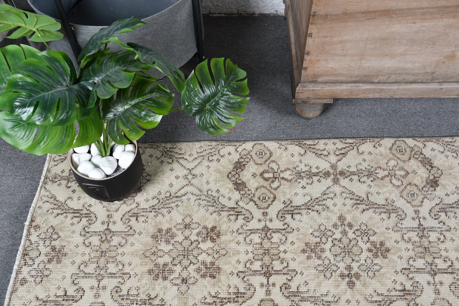 Turkish Area Rug 3,9×7,1 ft (119×217 cm), Vintage Brown Solid Wool Rug
