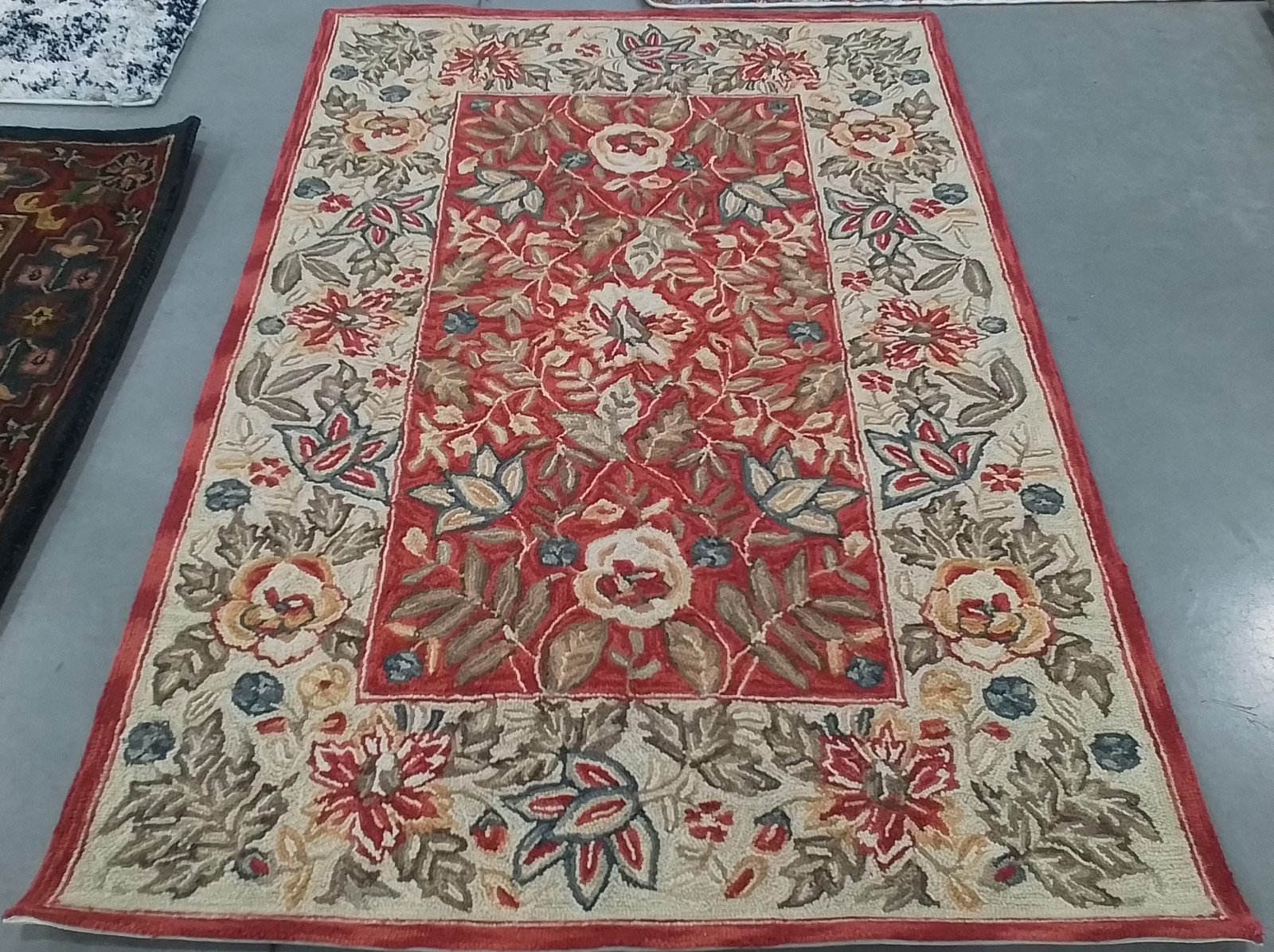 RED / IVORY 3′-9″ x 5′-9″ Back Stain Rug, Reduced Price 1172800581 HK140C-4