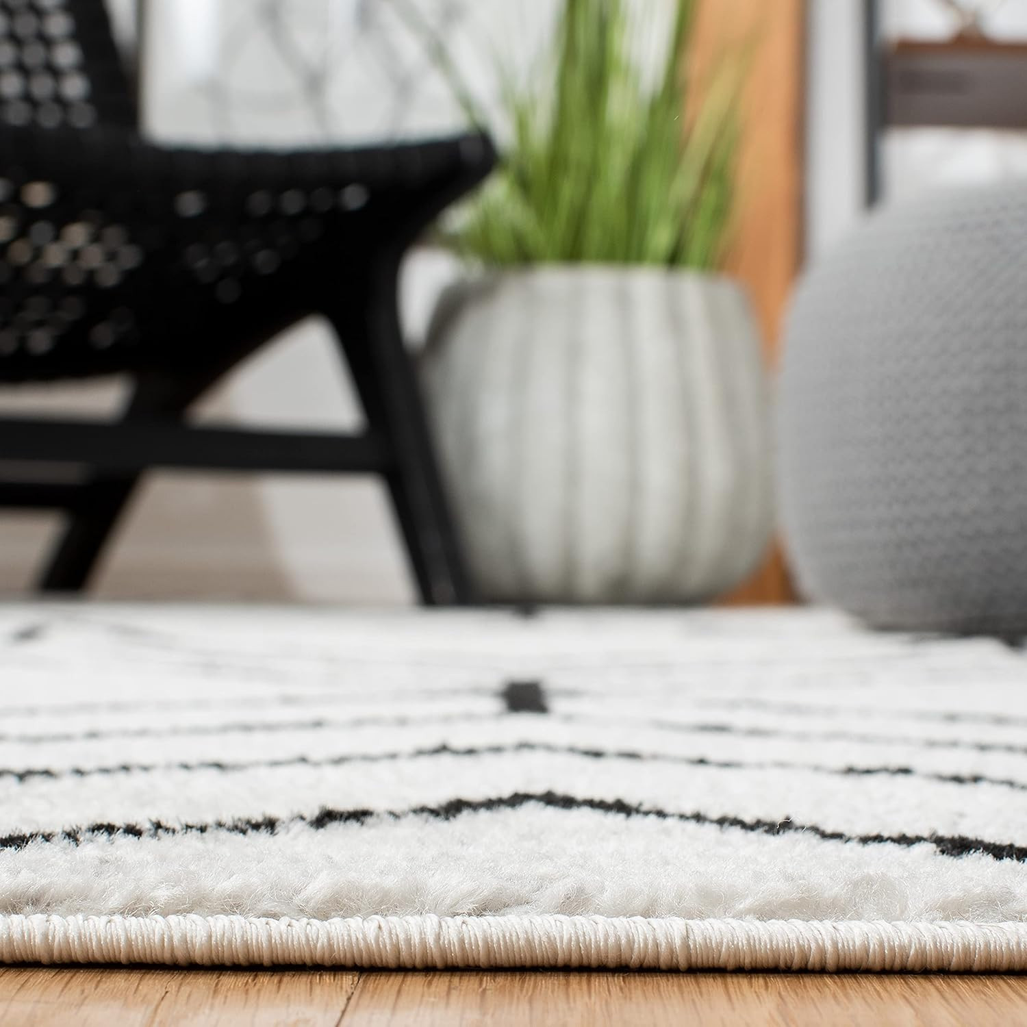 Adirondack 9′ x 12′ Area Rug – Modern Geometric, Light Grey & Black, Easy Care