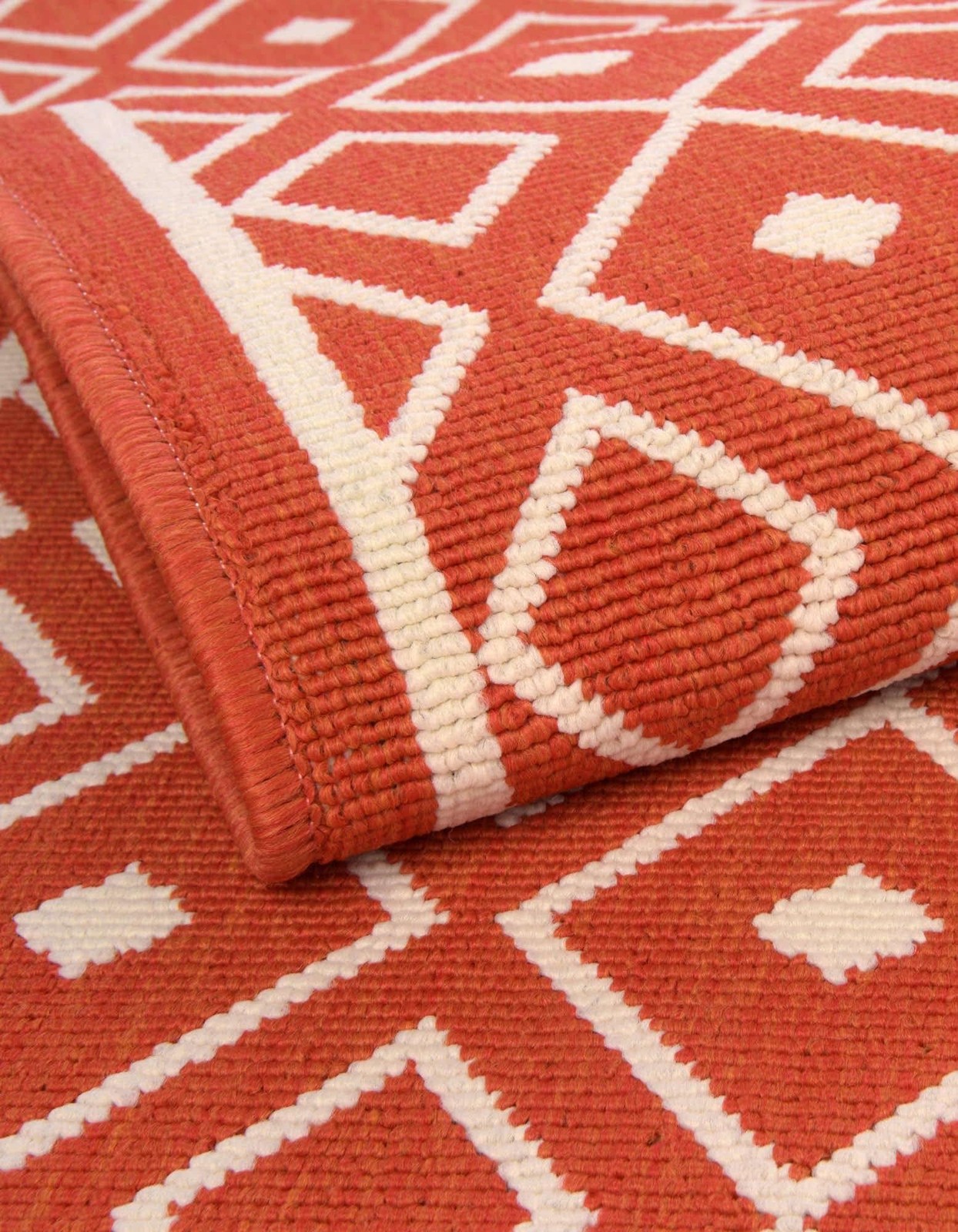 Outdoor Trellis Collection Area Rug – Kafes (2′ x 6′ 1″ Runner, Rust Red/ Ivory)
