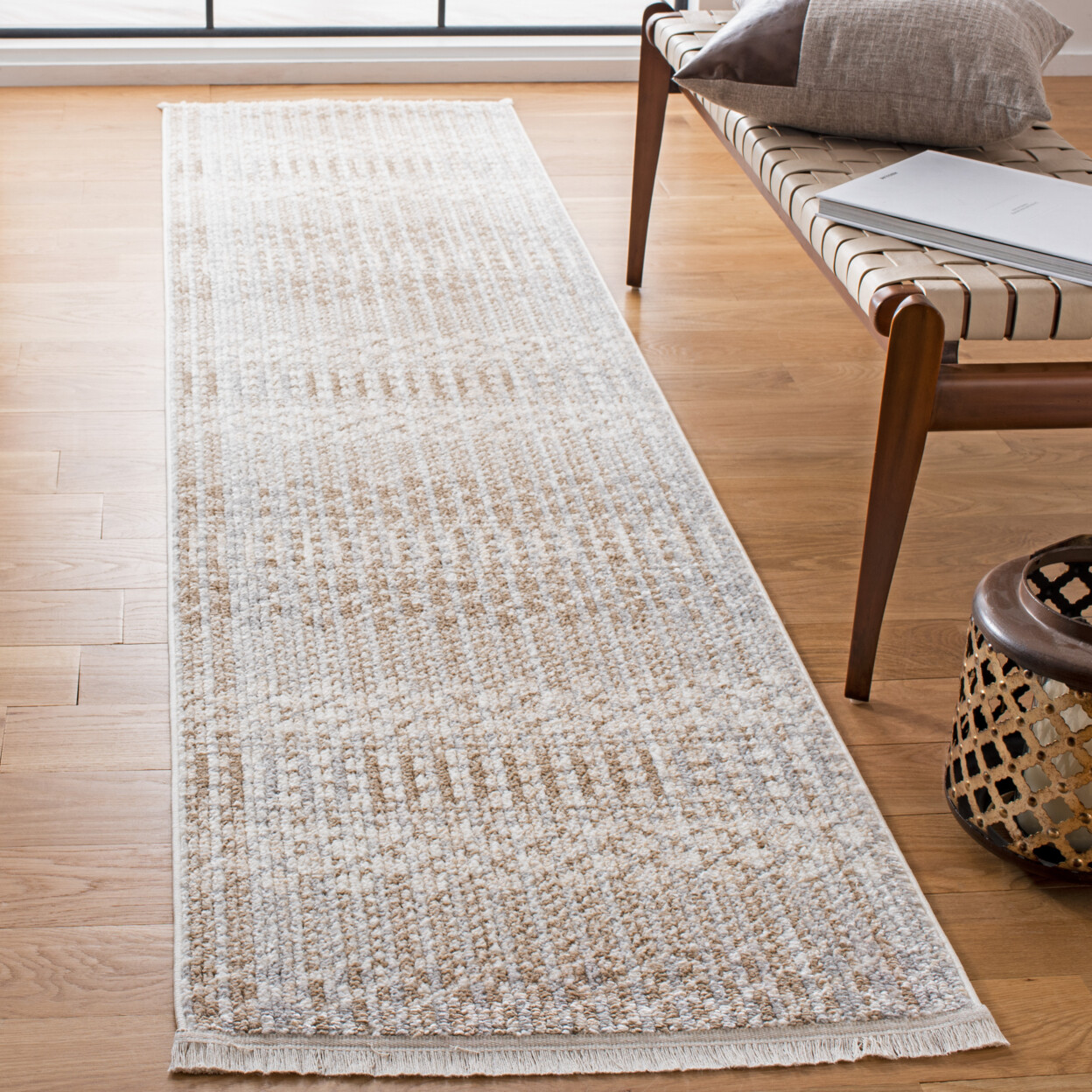 SAFAVIEH Sedona Collection SED819A Ivory / Beige Rug