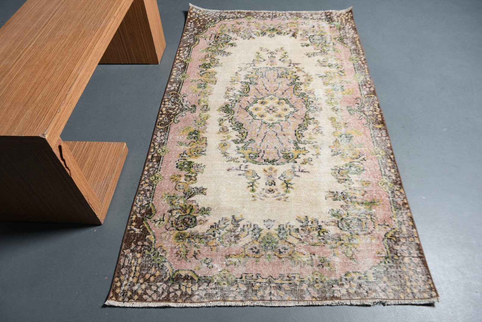 Turkish Area Rug 3,7×6,5 ft, Pink Southwestern Vintage Wool Rug