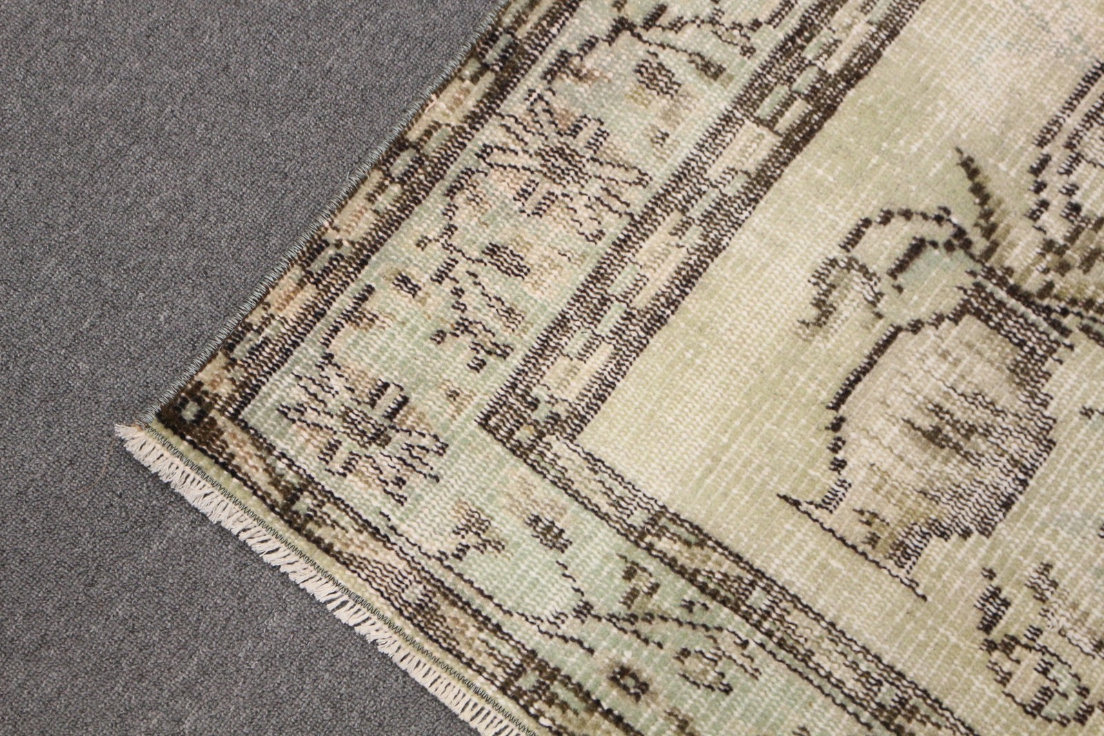 5,7×8,3 ft Vintage Rug, Turkish Large Rug, White Brown Animal Print Wool Rug