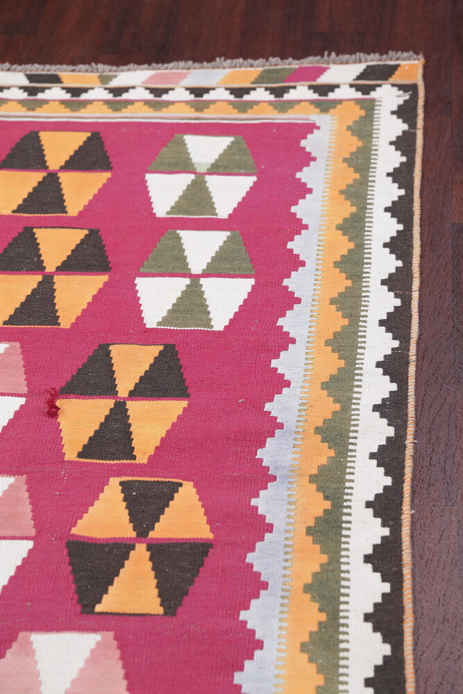 Pink Geometric Kilim Shiiraaz Reversible Rug 5×9 Wool Hand-woven Tribal Carpet