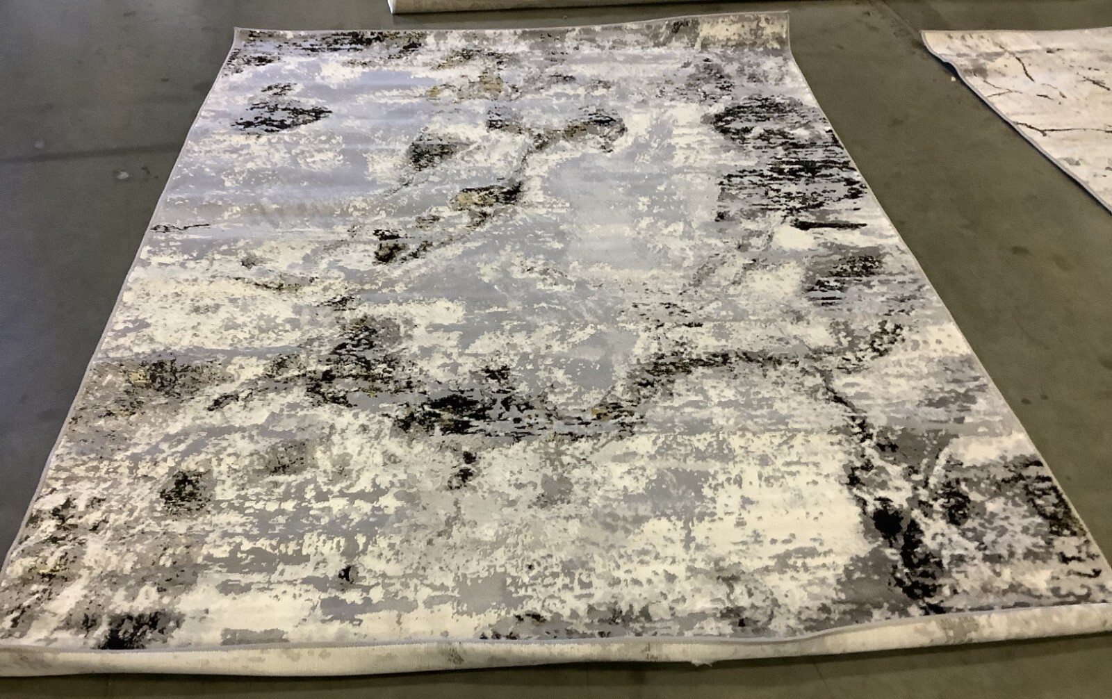 GREY / GOLD 5′-5″ x 7′-7″ Flaw in Rug, Reduced Price 1172676523 ALA232F-5
