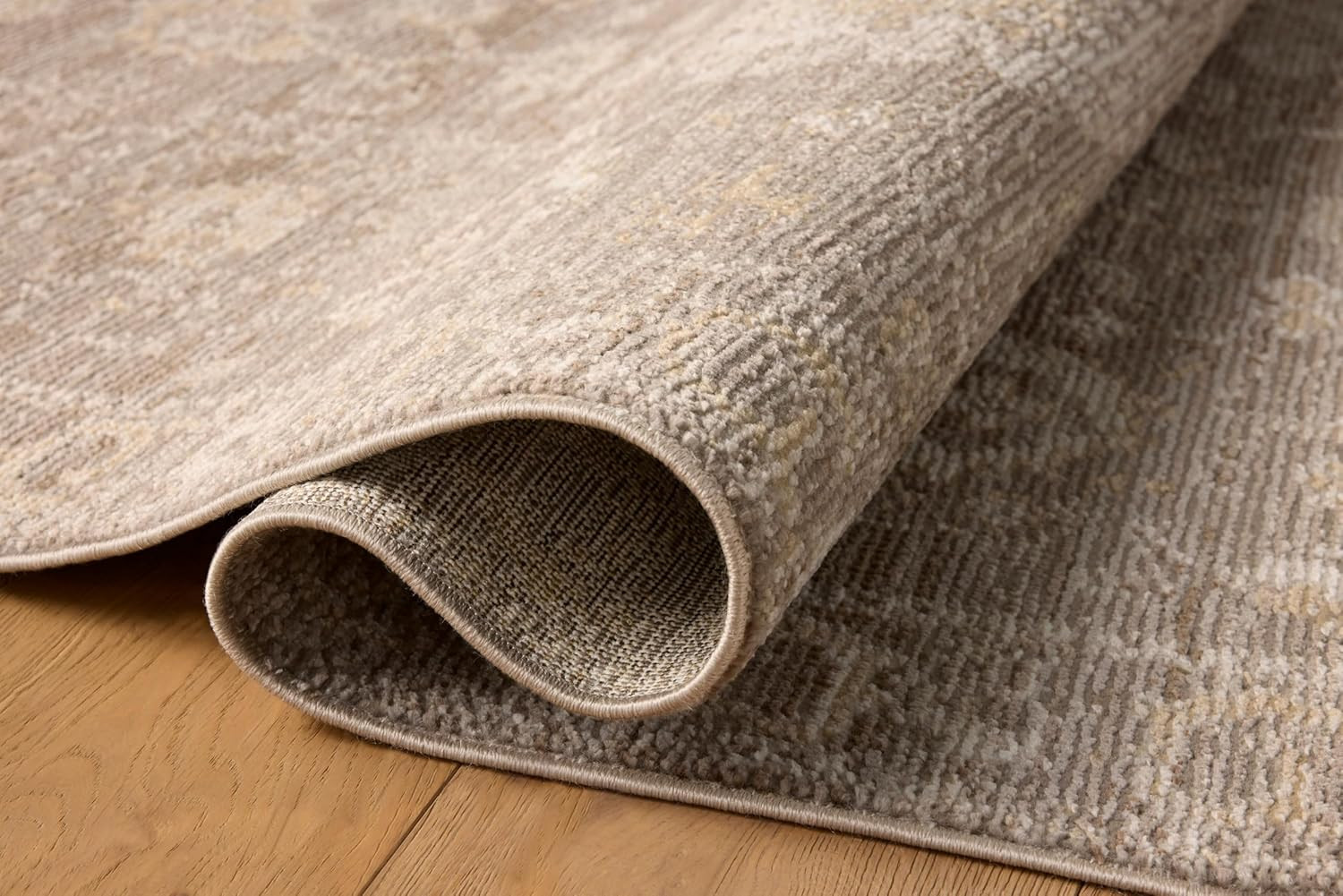 Loloi Magnolia Home Pace Taupe/Wheat 2′-3″ X 3′-10″ Accent Rug | Magnolia Home b
