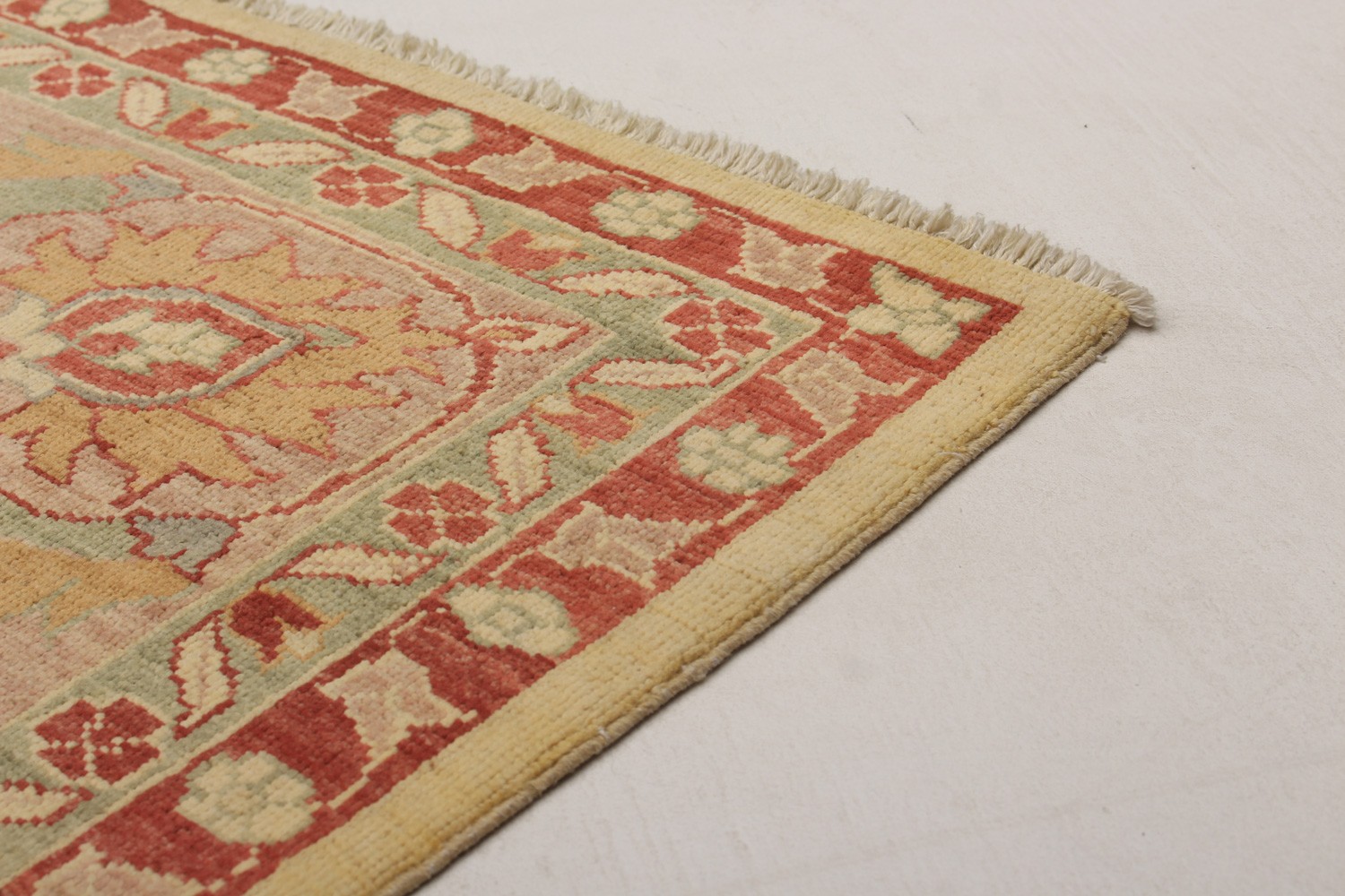 Traditional Cream, Red Hand-knotted Oriental Carpet 7’3″ x 9’3″ Wool Area Rug