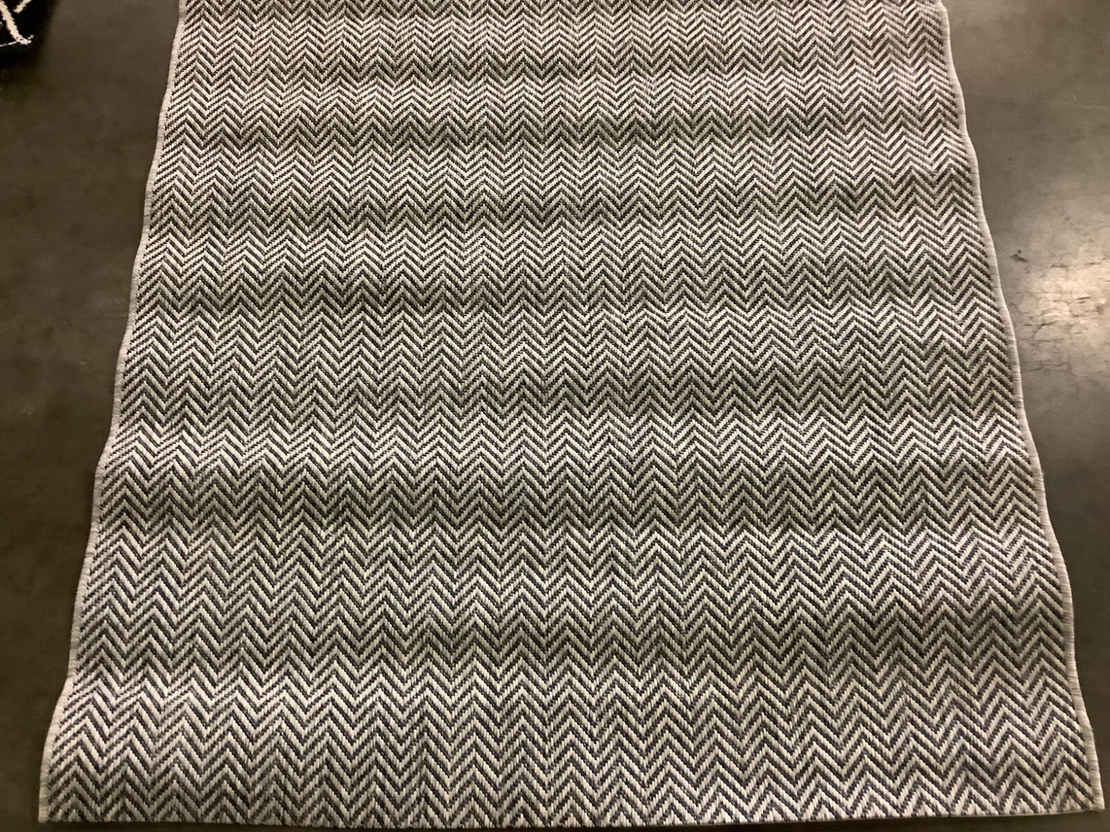 GREY / NAVY 4′ X 5′-7″ Flaw in Rug, Reduced Price 1172663638 CY8022-36812-4