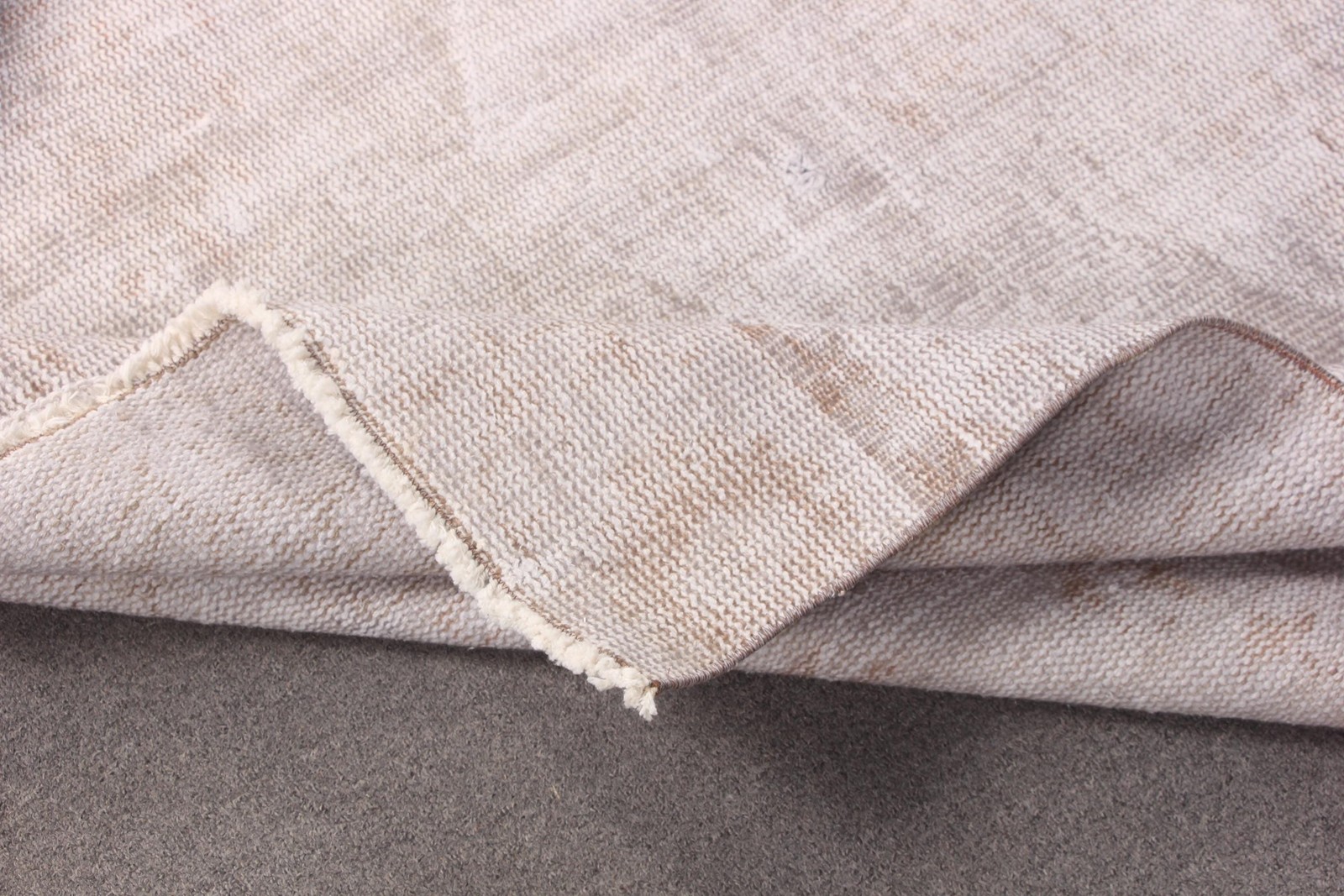 Vintage Large Rug 5,4×9,2 ft, Turkish Beige Check Wool Rug