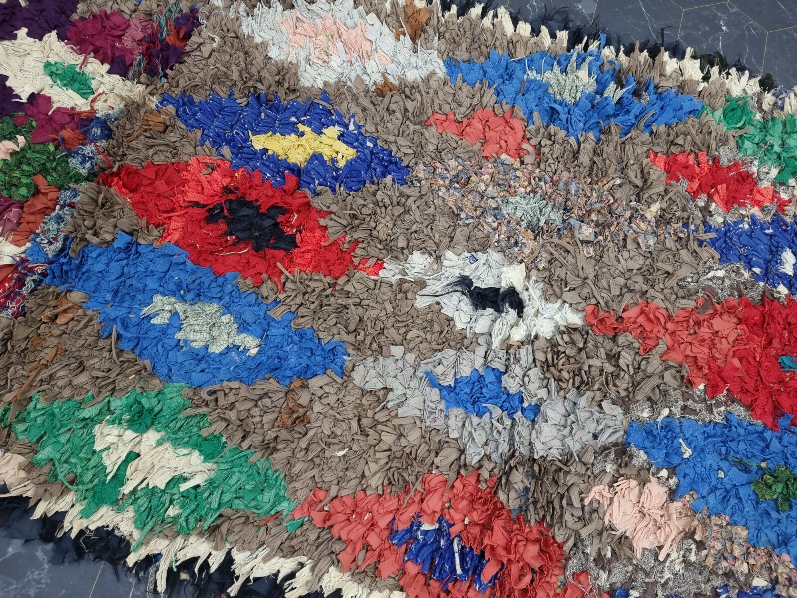 Moroccan Handmade Vintage Boucherouite 3’1″x9′ Berber Geometric Red Blue Carpet