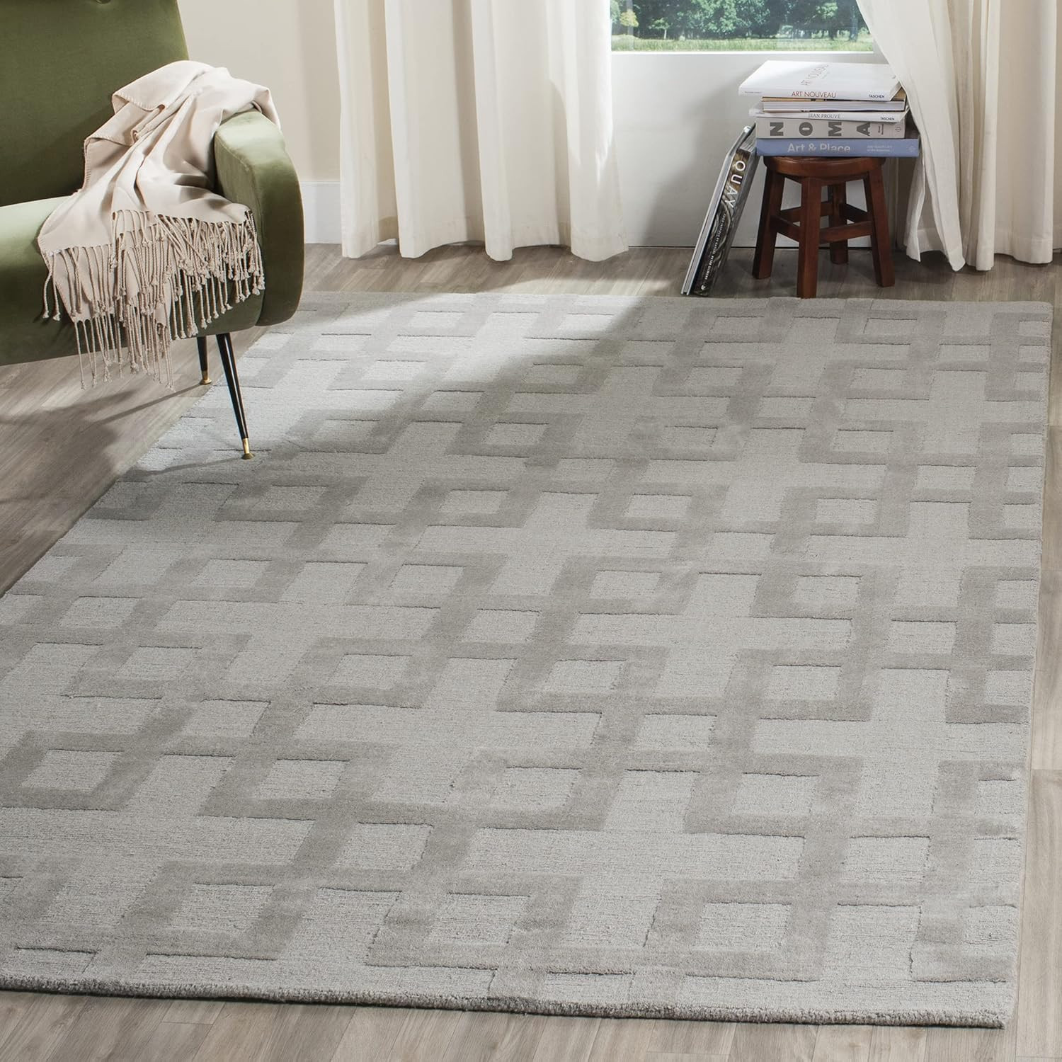 Handmade Grey Wool Area Rug 5′ x 8′ – Perfect for High Traffic Spaces