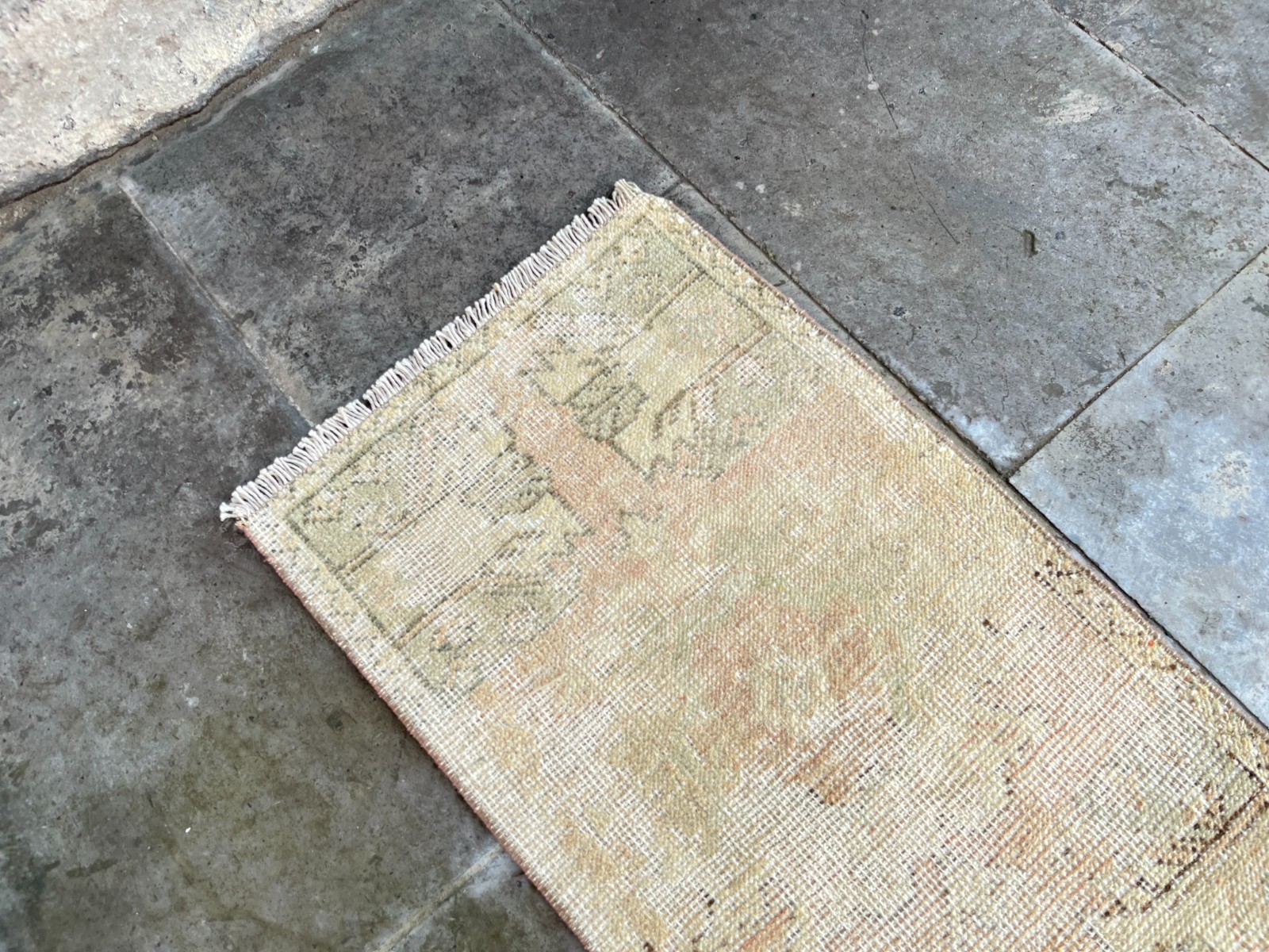 Vintage Turkish Small Accent Rug 1.5×3 ft Muted Pastel Oushak Mini Boho