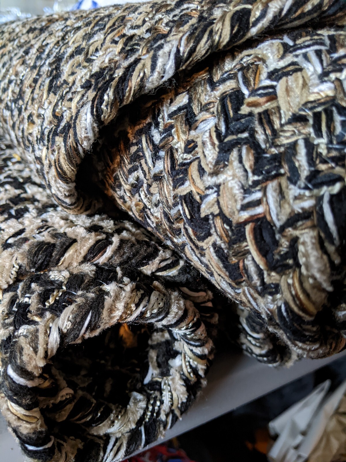 Set Of 3 Oval Braided Accent Rugs 1- 4′ X 25″, 2- 32″ X 22″ Black Tan White Gold