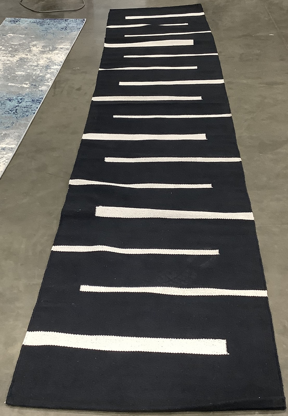 BLACK / IVORY 2′-3″ x 12′-0″ Flaw in Rug, Reduced Price 1172683414 MTK311Z-212