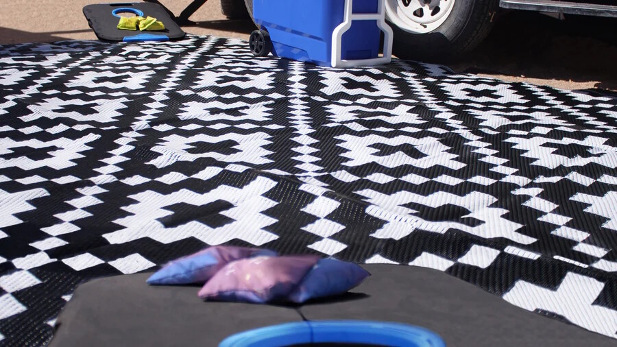 Black White Geometric 5 x 8 ft Outdoor Patio Deck RV Mat Reversible Rug Foldable
