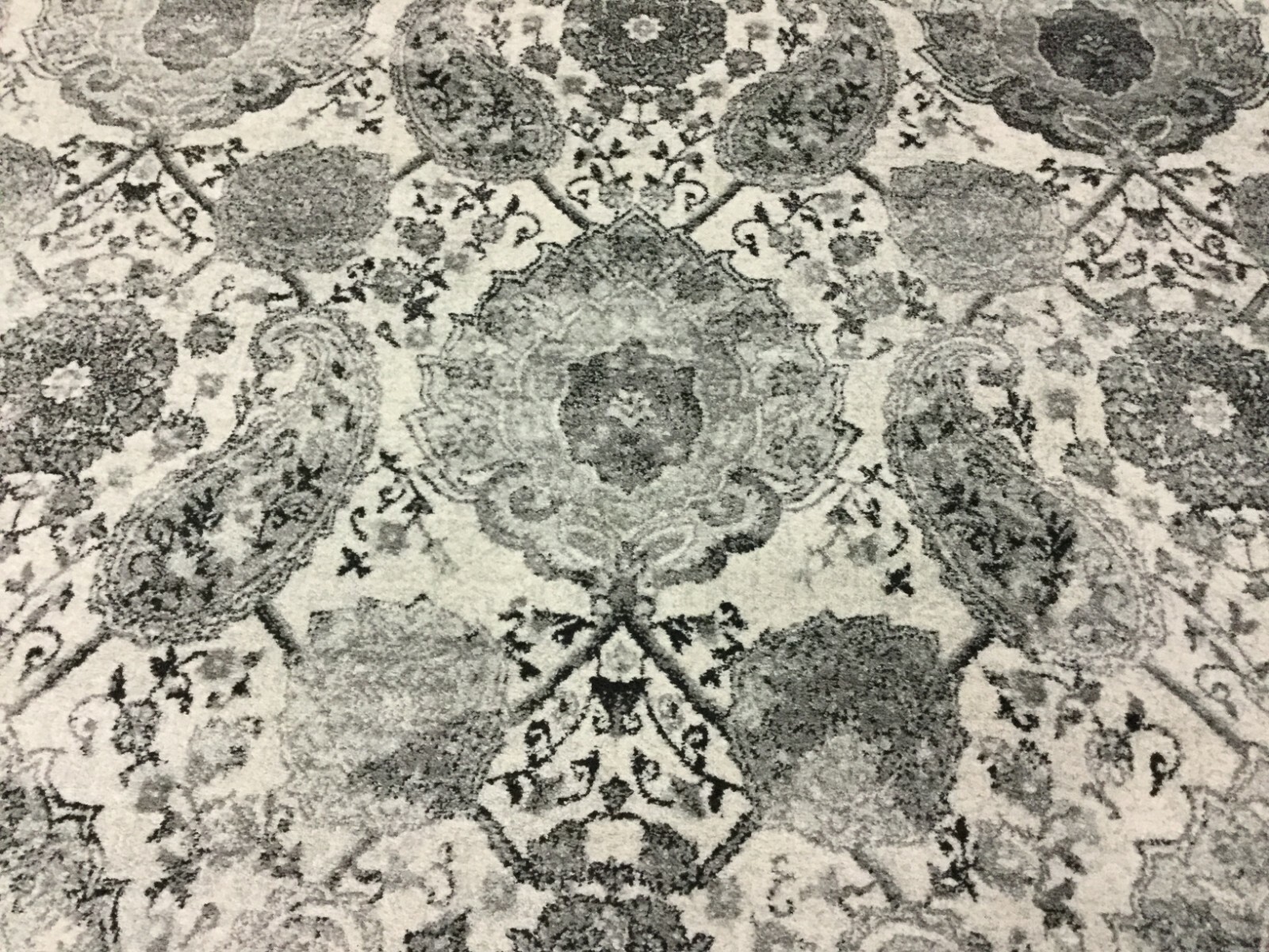 CREAM / SILVER 8′ X 10′ Back Stain Rug, Reduced Price 1172634960 MAD600D-8