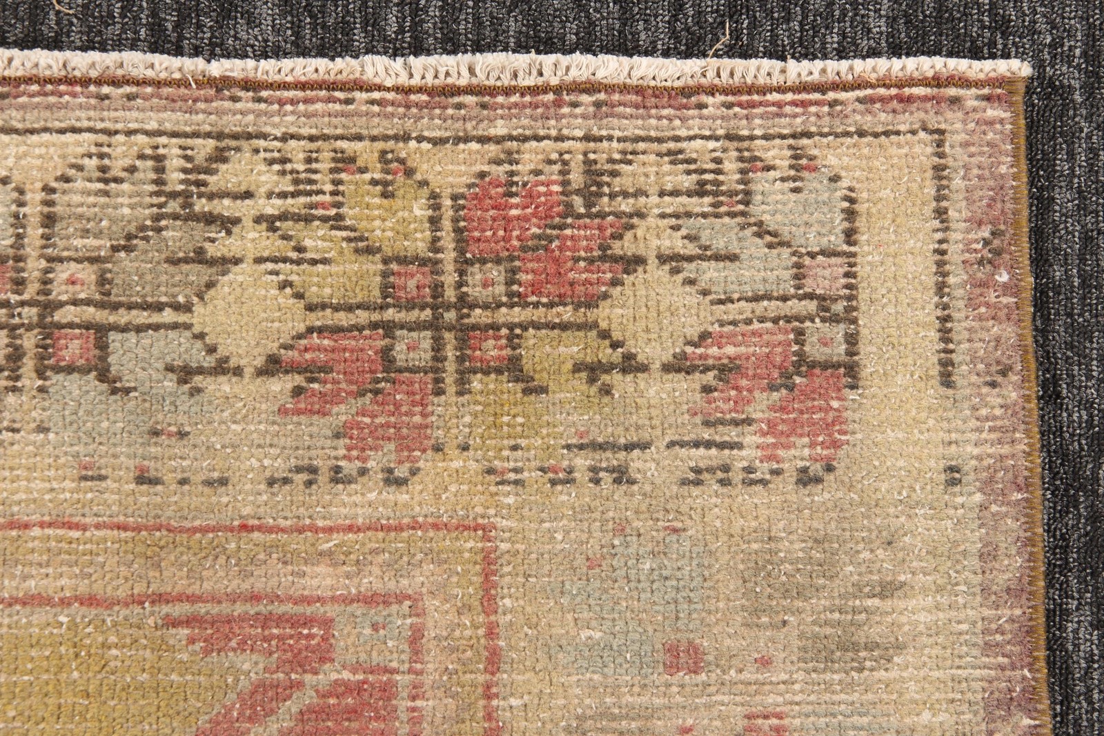 Vintage Rug 4,6×9,2 ft (139×280 cm), Red Bordered Turkish Rug