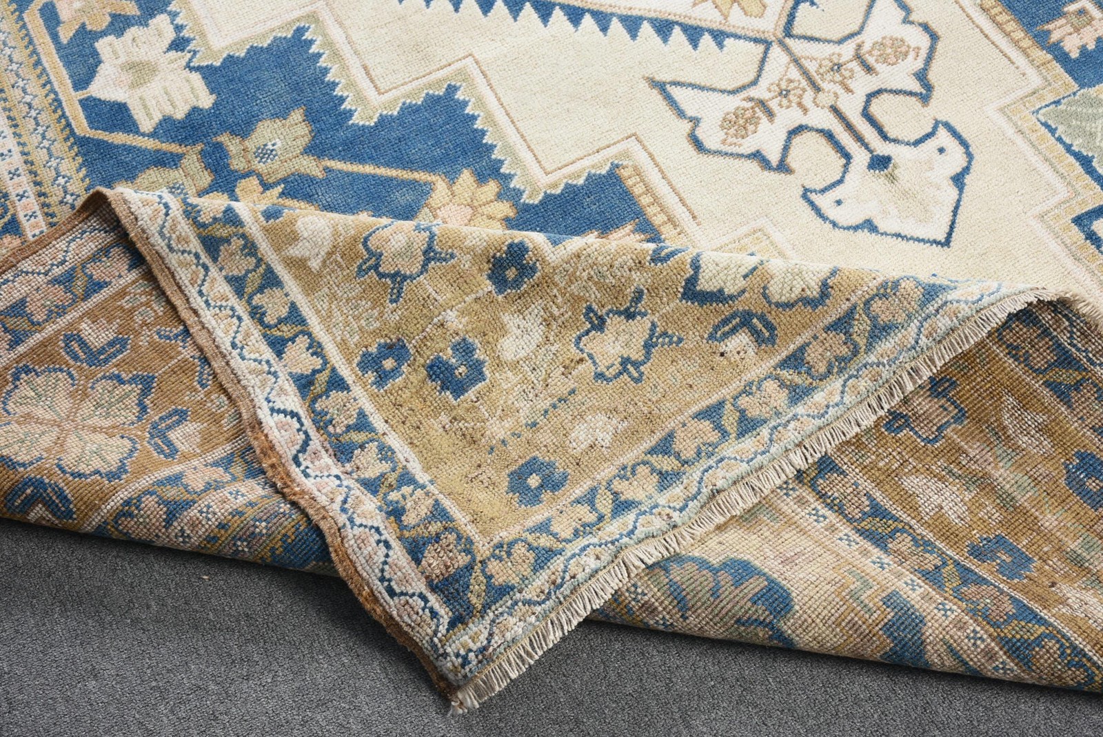 6,9×11,5 ft Turkish Rug, Blue Bordered Vintage Wool Rug
