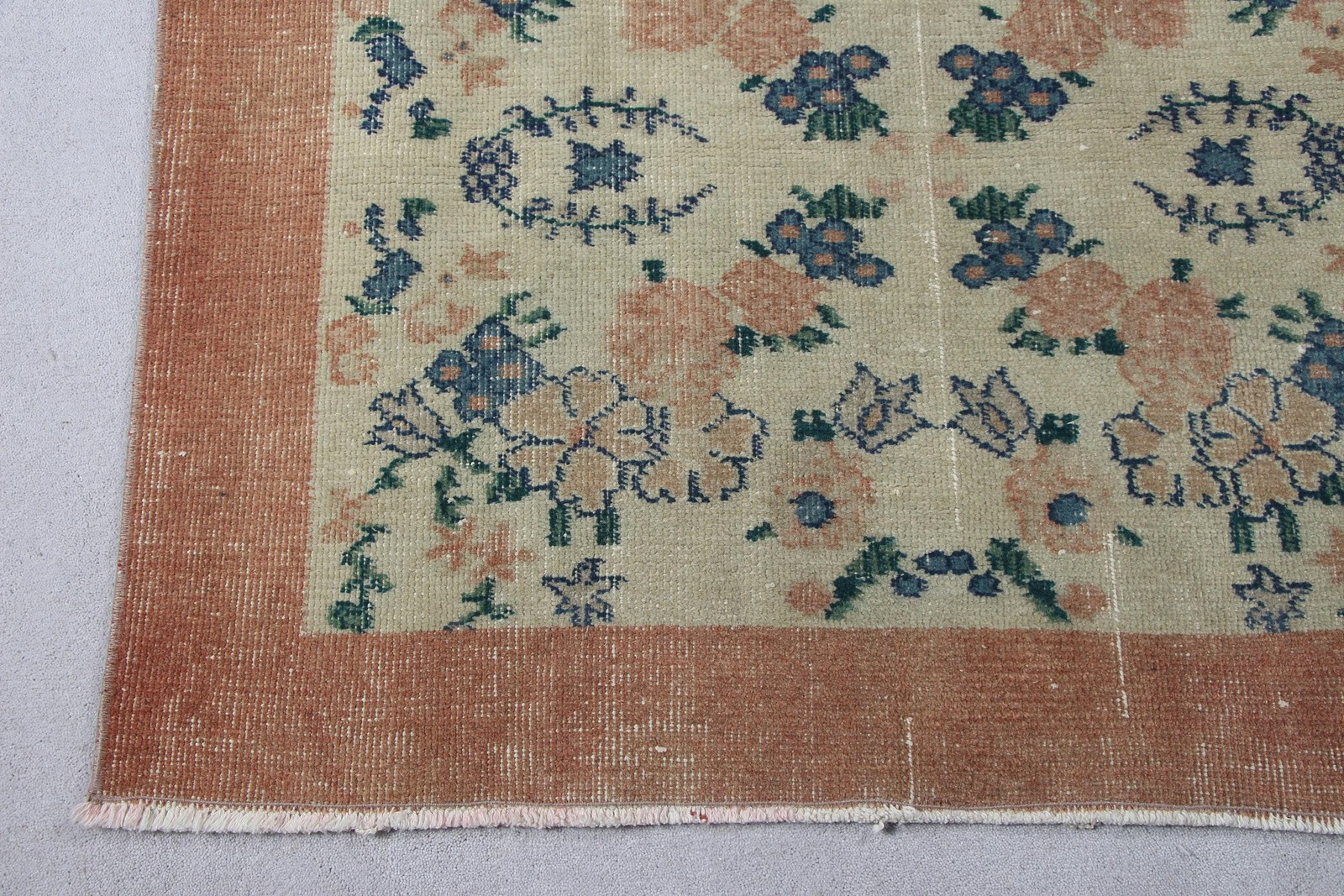 Turkish Area Rug 3,7×6,8 ft (112×207 cm), Beige Southwestern Vintage Rug