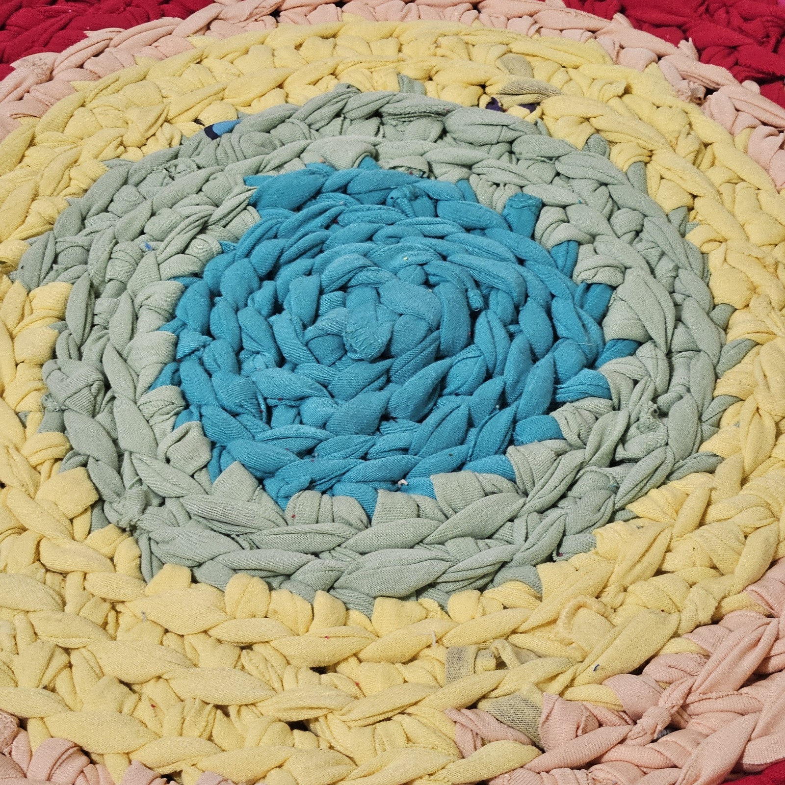 New Handmade Rag Rug Round Braided Recycled Fabric Farmhouse Boho 30″ RAINBOW