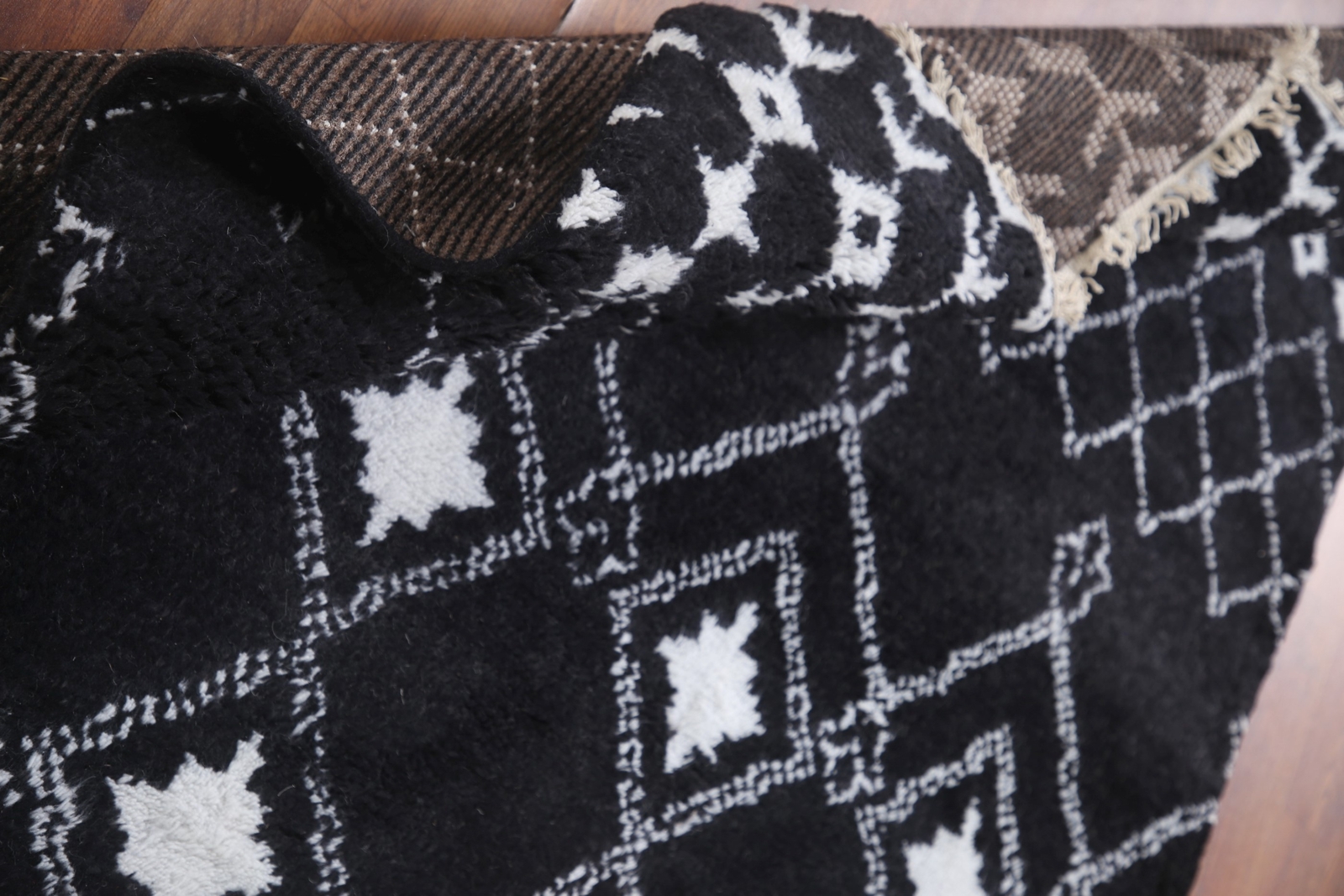 Luxury Hand-Knotted Contemporary Moroccan Wool Area Rugs Black 5×8 ft