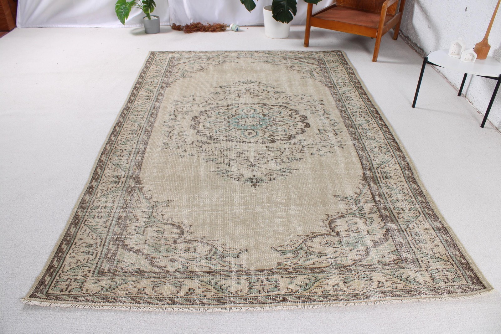 Vintage 5,6×8,6 ft Rug, Large Turkish Rug, Brown Patchwork Wool Rug