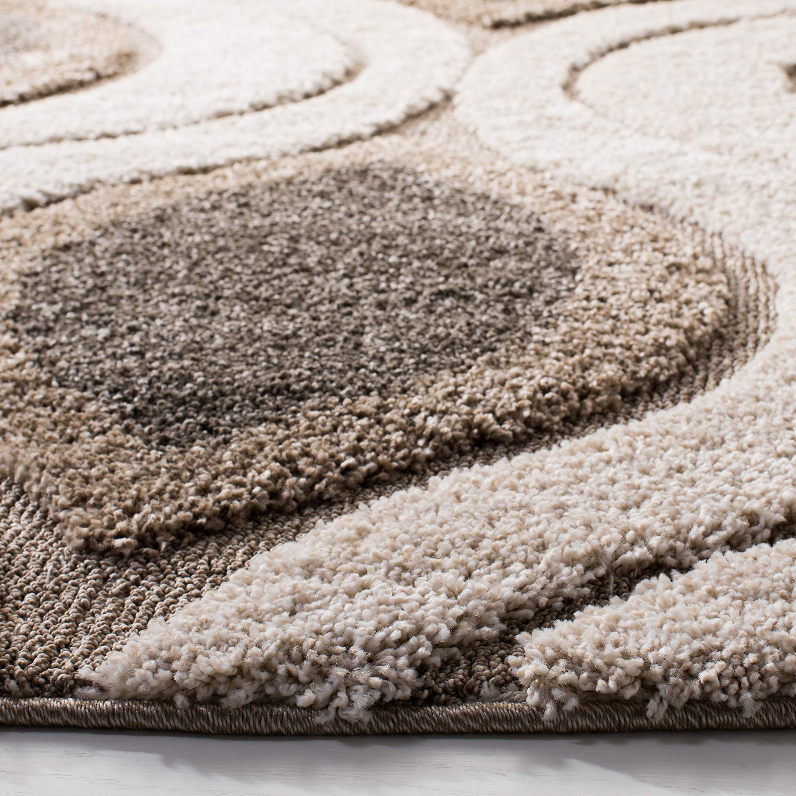 Florida Shag Collection Area Rug – 5’3″ x 7’6″, Cream & Smoke, Modern Ogee De…