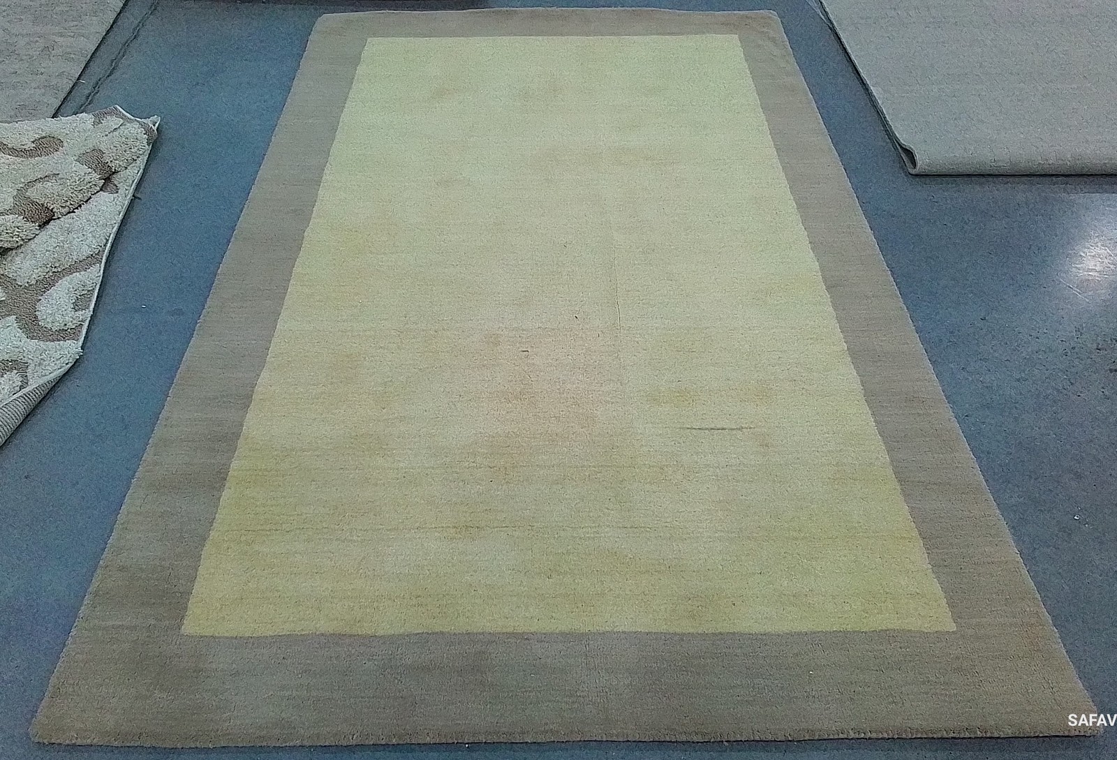 IVORY / BEIGE 5′-0″ x 8′-0″ Back Stain Rug, Reduced Price 1172790547 HIM587B-5