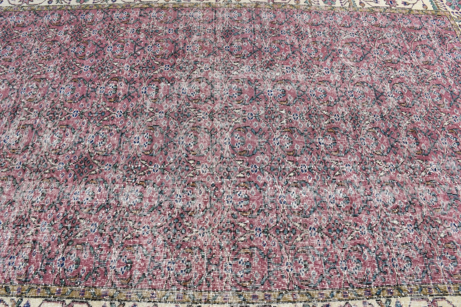 Vintage Large Rug 5,2×8,6 ft, Turkish Red Floral Wool Rug