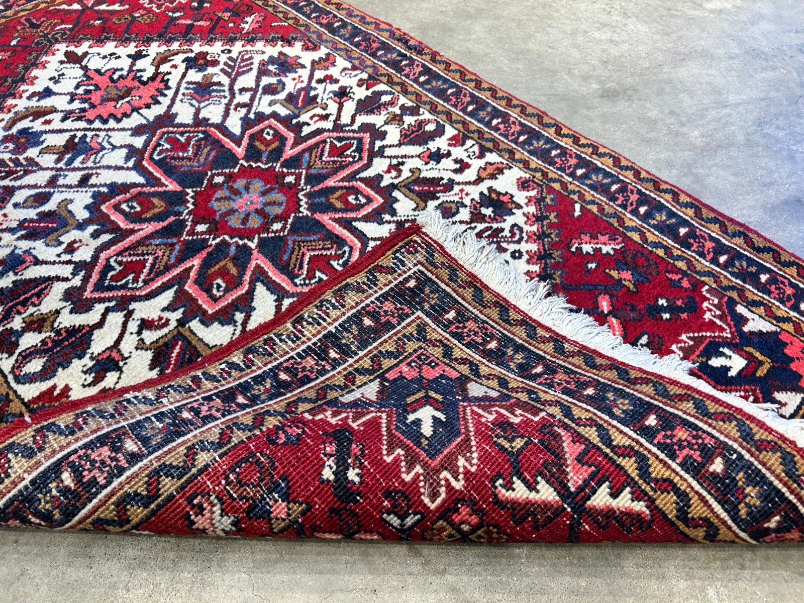 3’1″x5′ Hand-Knotted 100% Wool Pile Herize Rug