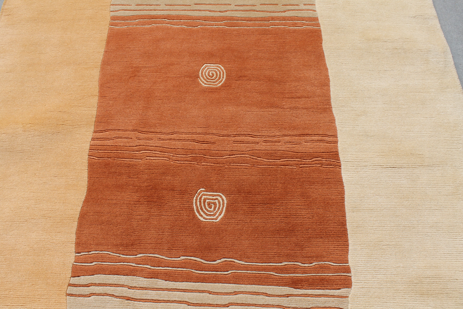 R17341 Gorgeous Contemporary Tibetan Woolen Area Rug 6′ x 9′ Handmade in Nepal