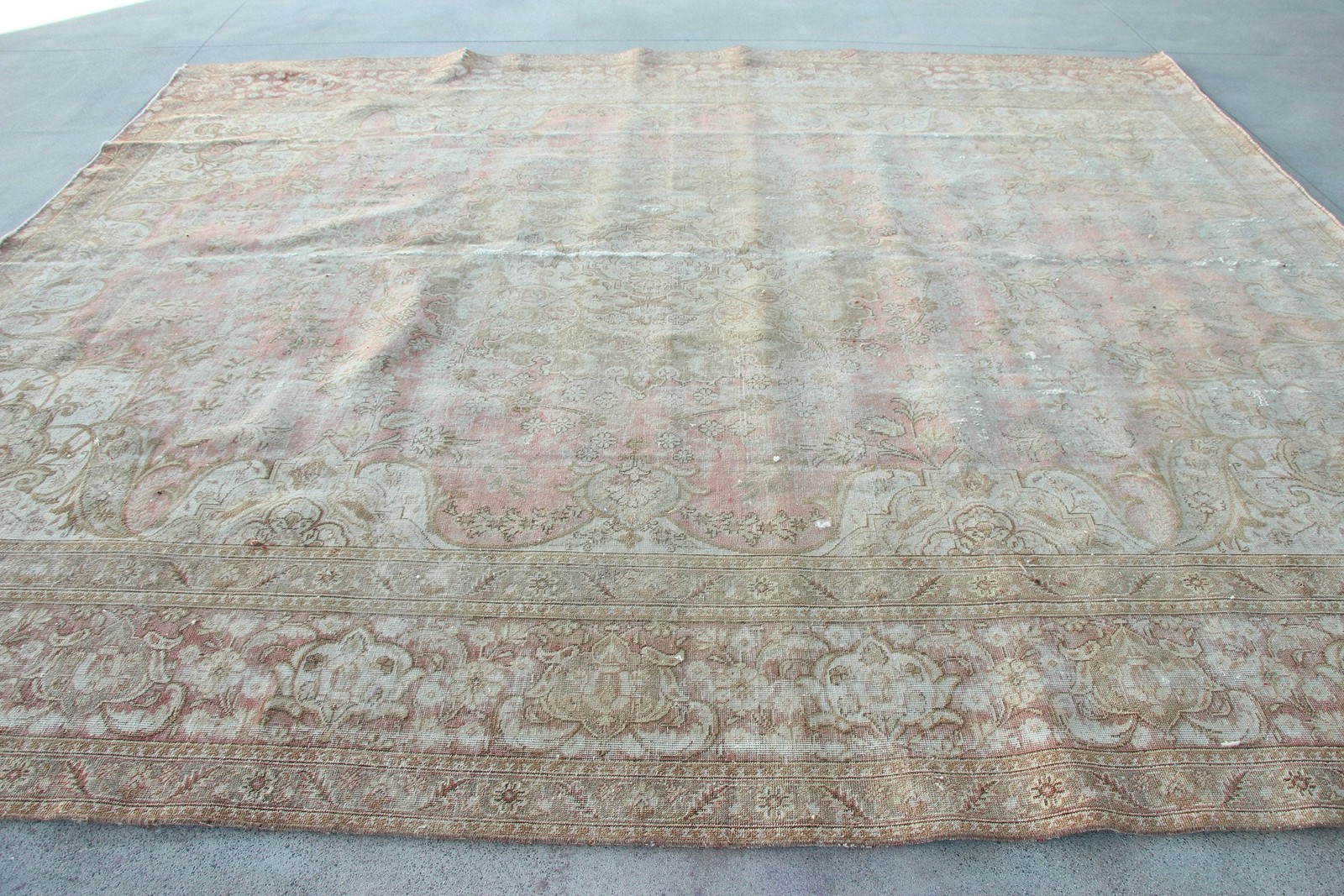 Turkish Oversize Rug 10,8×12,2 ft (328×373 cm), Vintage Pink Camouflage Wool Rug