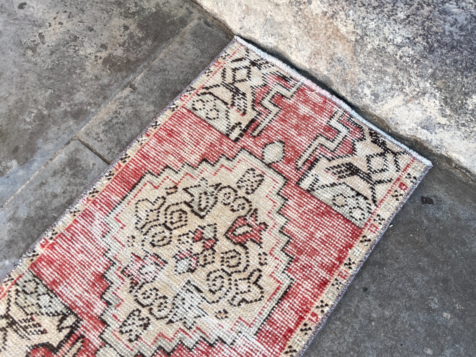 Vintage Turkish Oushak Rug 1.5×2.5 ft Small Red Anatolian Wool Door Mat