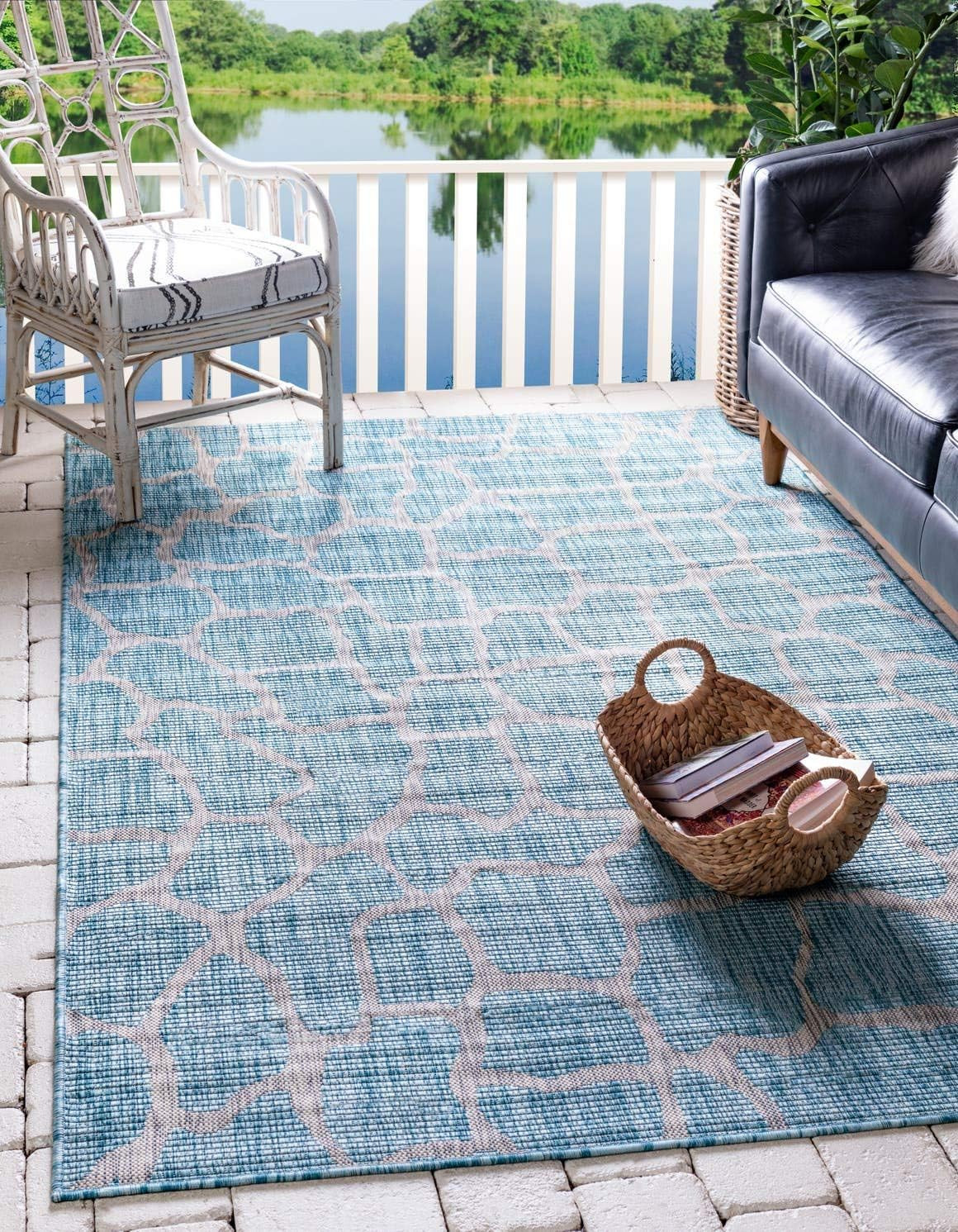 Giraffe Outdoor Area Rug – Safari Collection (9′ x 12′, Aqua/Gray)