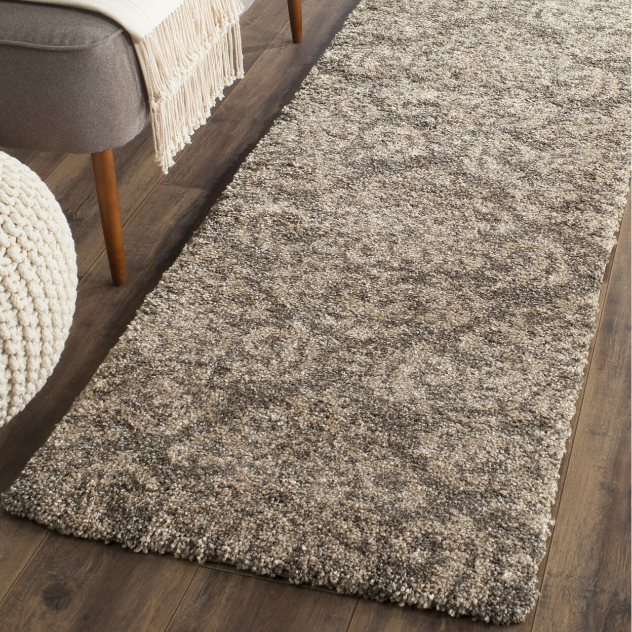 SAFAVIEH Contemporary Damask Floral Plush Shag Area Rug Smoke & Beige Florida