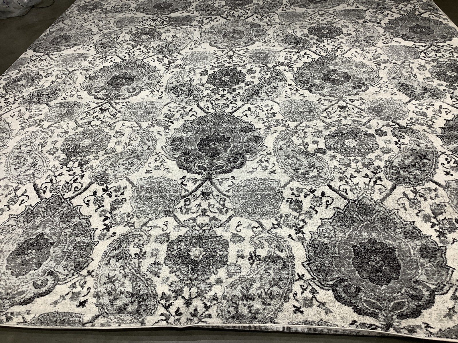 CREAM / SILVER 12′-0″ x 18′-0″ Damaged Rug Reduced Price 1172683791 MAD600D-1218