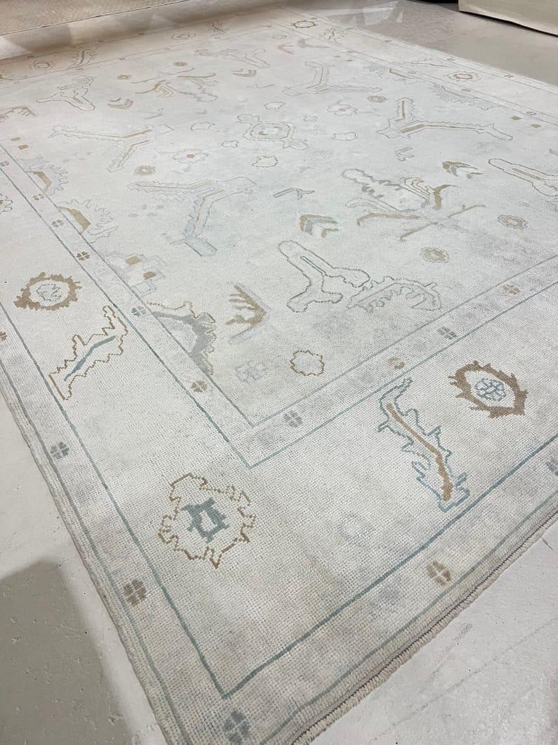 Hand Knotted Oushak Wool Rug Traditional Turkish Area Rug Neutral Beige 8×10