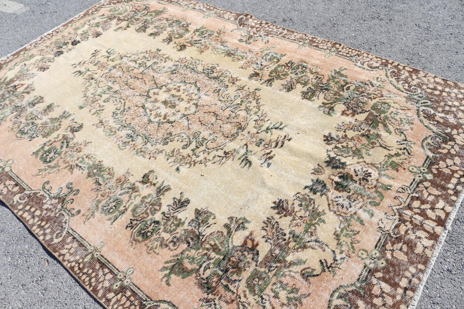 Vintage Turkish Rug 5,9×8,9 ft (181×270 cm), Brown Bordered Rug