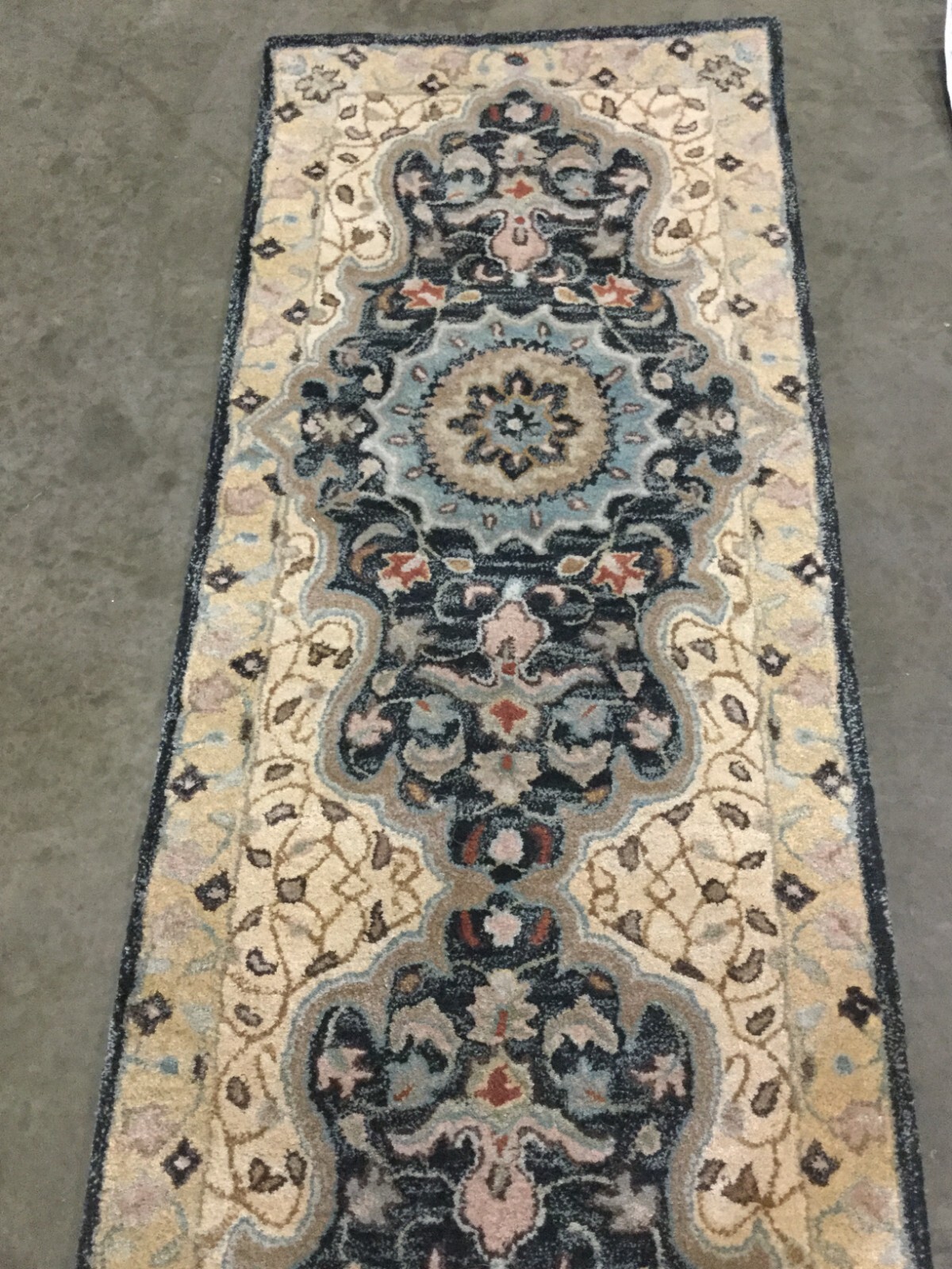 CREME / BLACK 2′-3″ X 8′ Flaw in Rug, Reduced Price 1172662380 HG918A-28