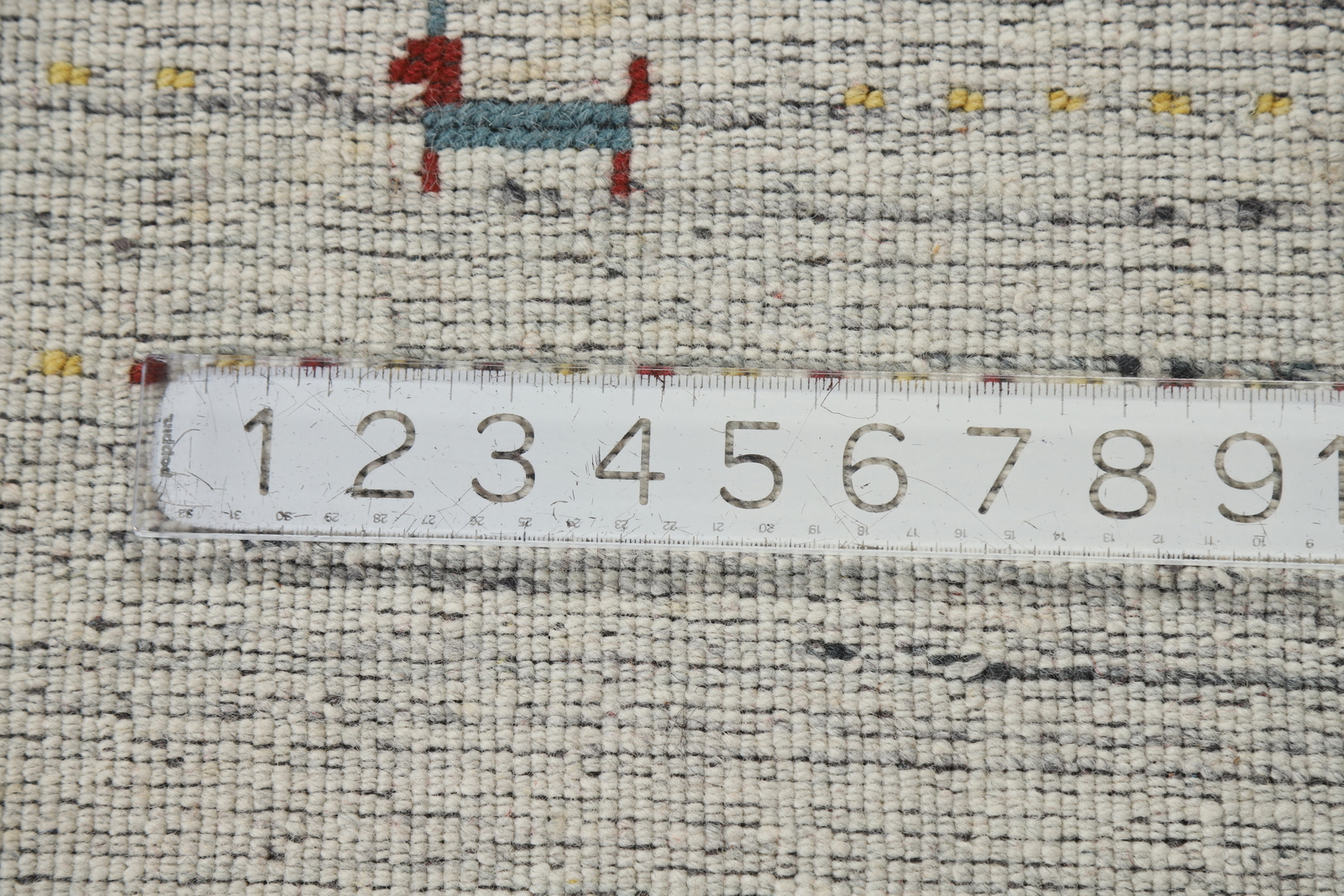 High-quality Ivory Hand-woven Wool Rug Durable Gabbeh Rug 4×6 ft