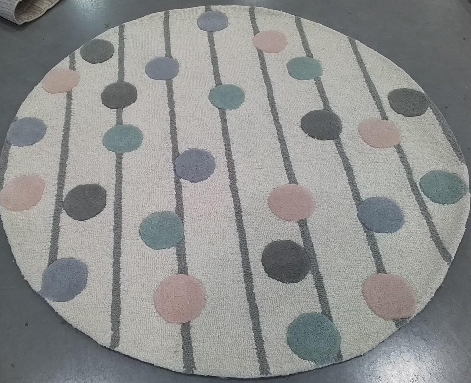 IVORY / MULTI 5′-0″ x 5′-0″ Flaw in Rug, Reduced Price 1172784908 SFK909A-5R