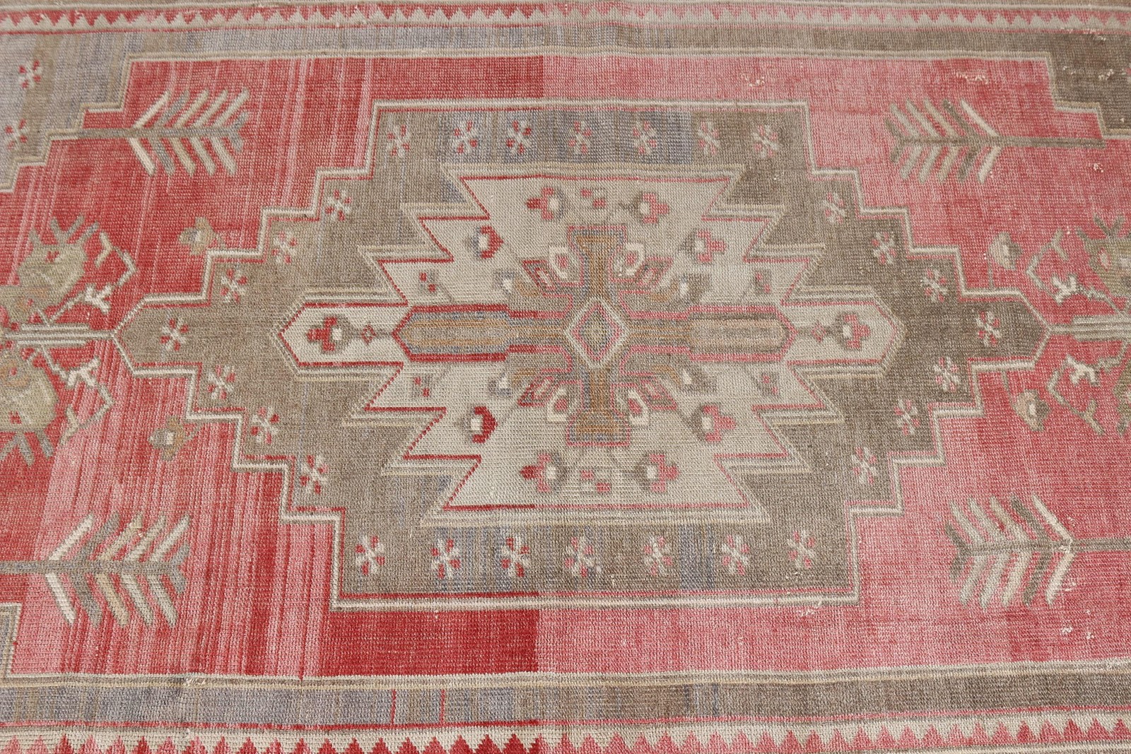 4×7,8 ft Area Vintage Rug, Red Ombré Turkish Rug