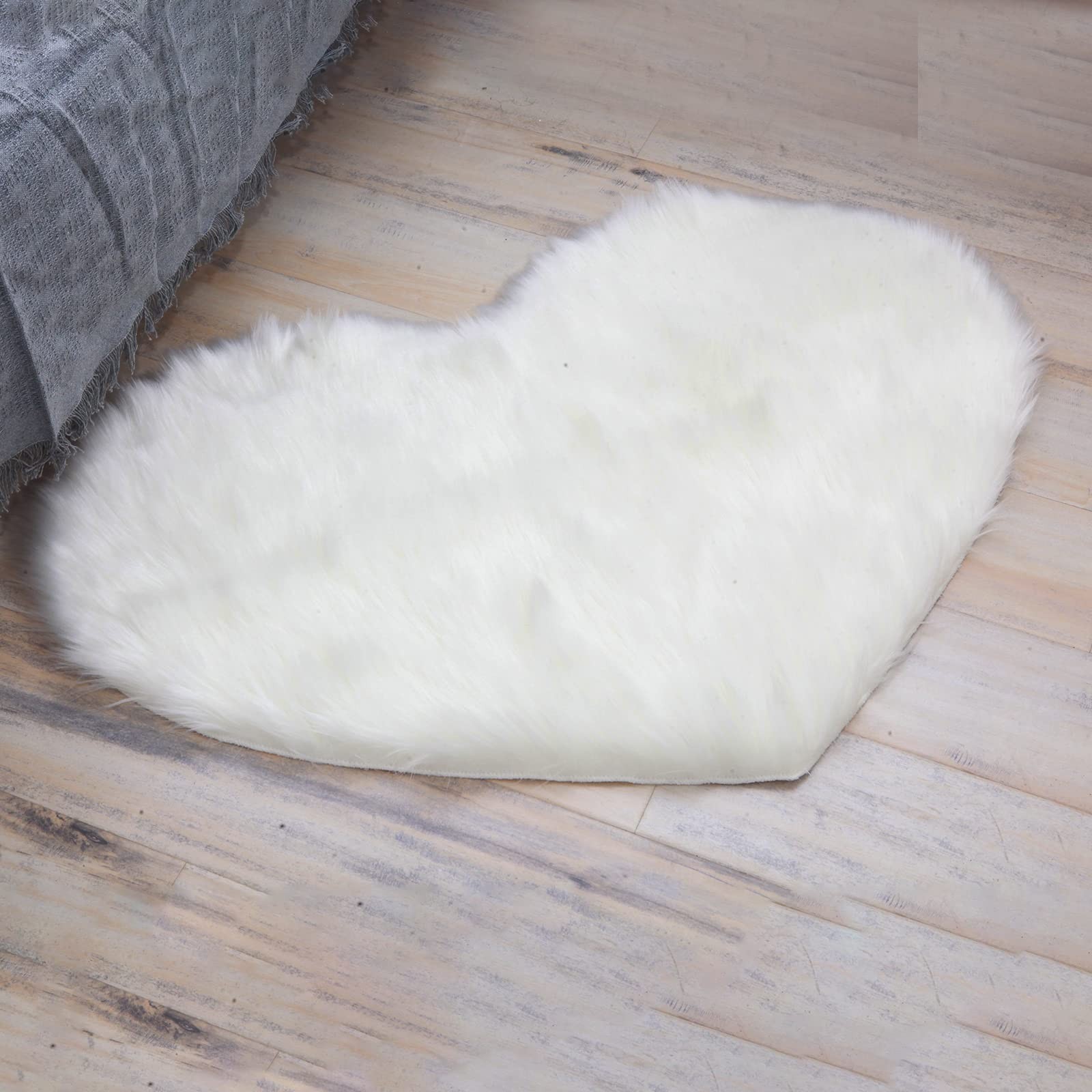 Heart Rug White Heart Shaped Fluffy Faux Fur Shag Mat Coquette Decor 2×3 Ft